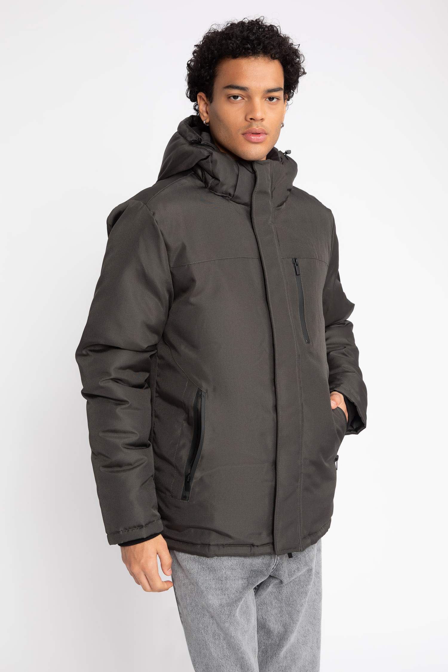 قمصلة نفخ قصة عادية بغطاء للرأس