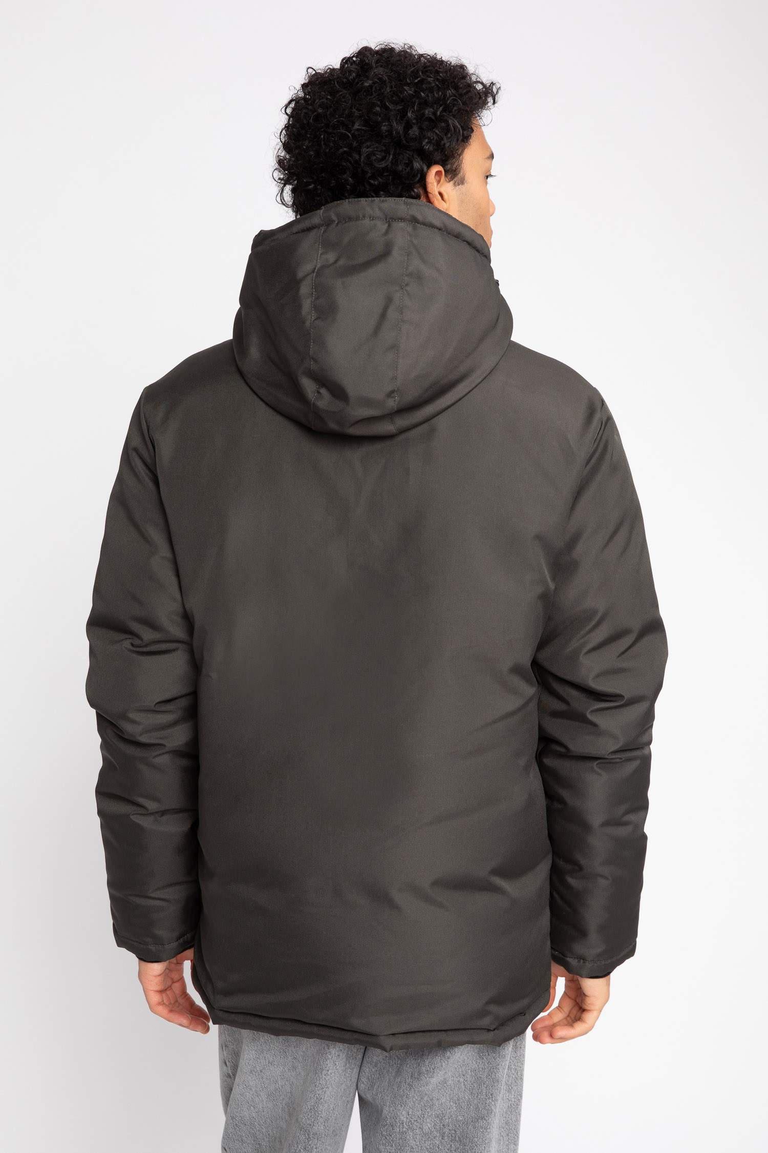 قمصلة نفخ قصة عادية بغطاء للرأس