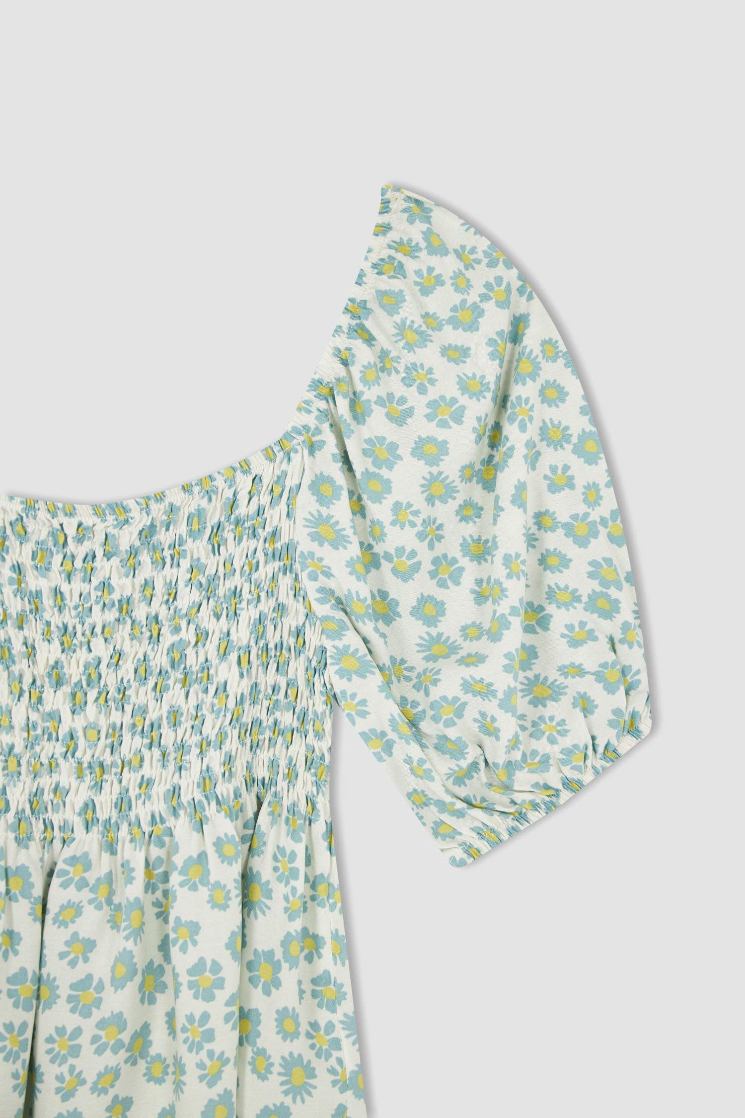 Fitted Kare Yaka Çiçekli Kısa Kollu Bluz