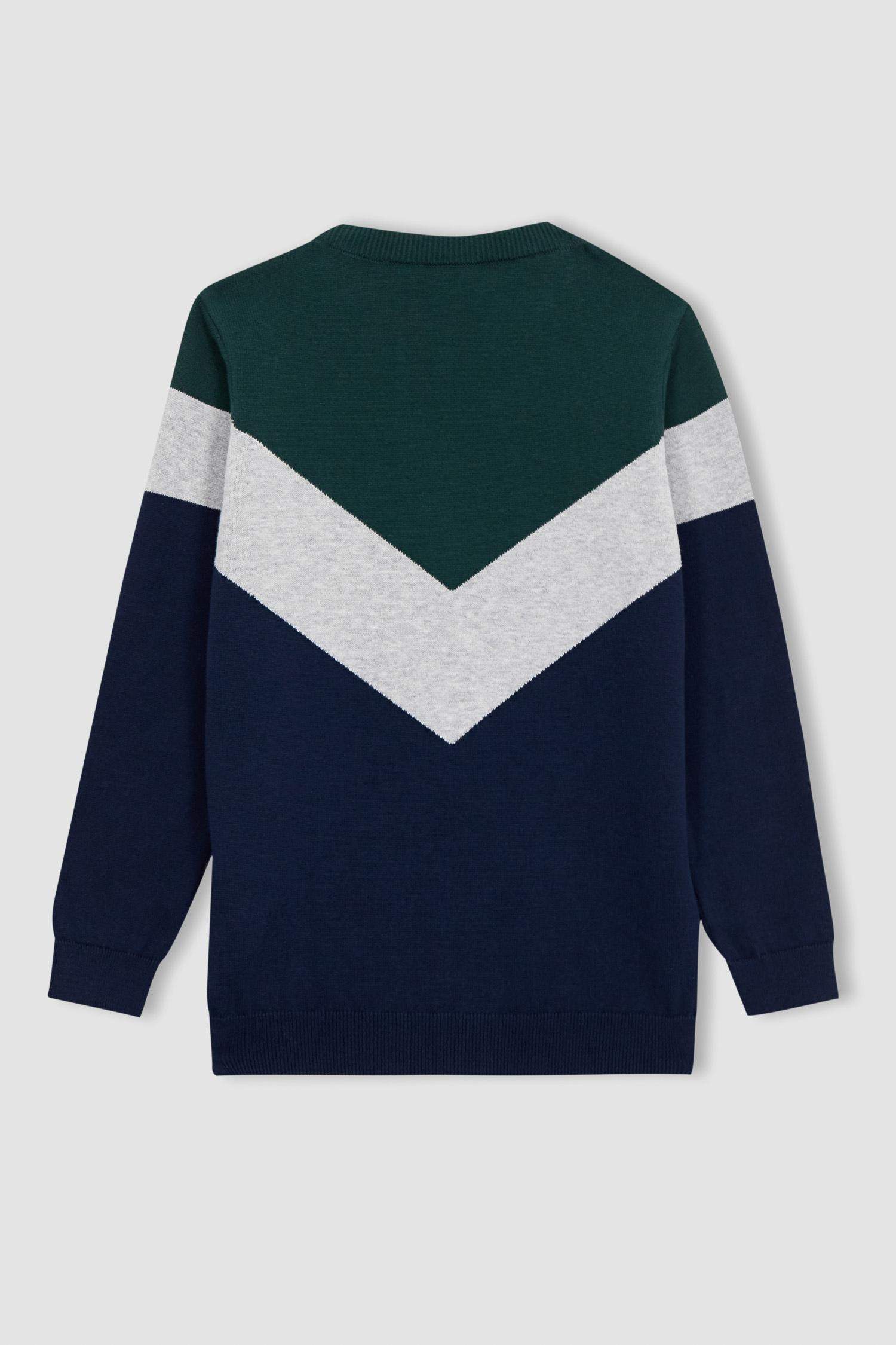 Свитер стандартного кроя с круглым вырезом для мальчиков