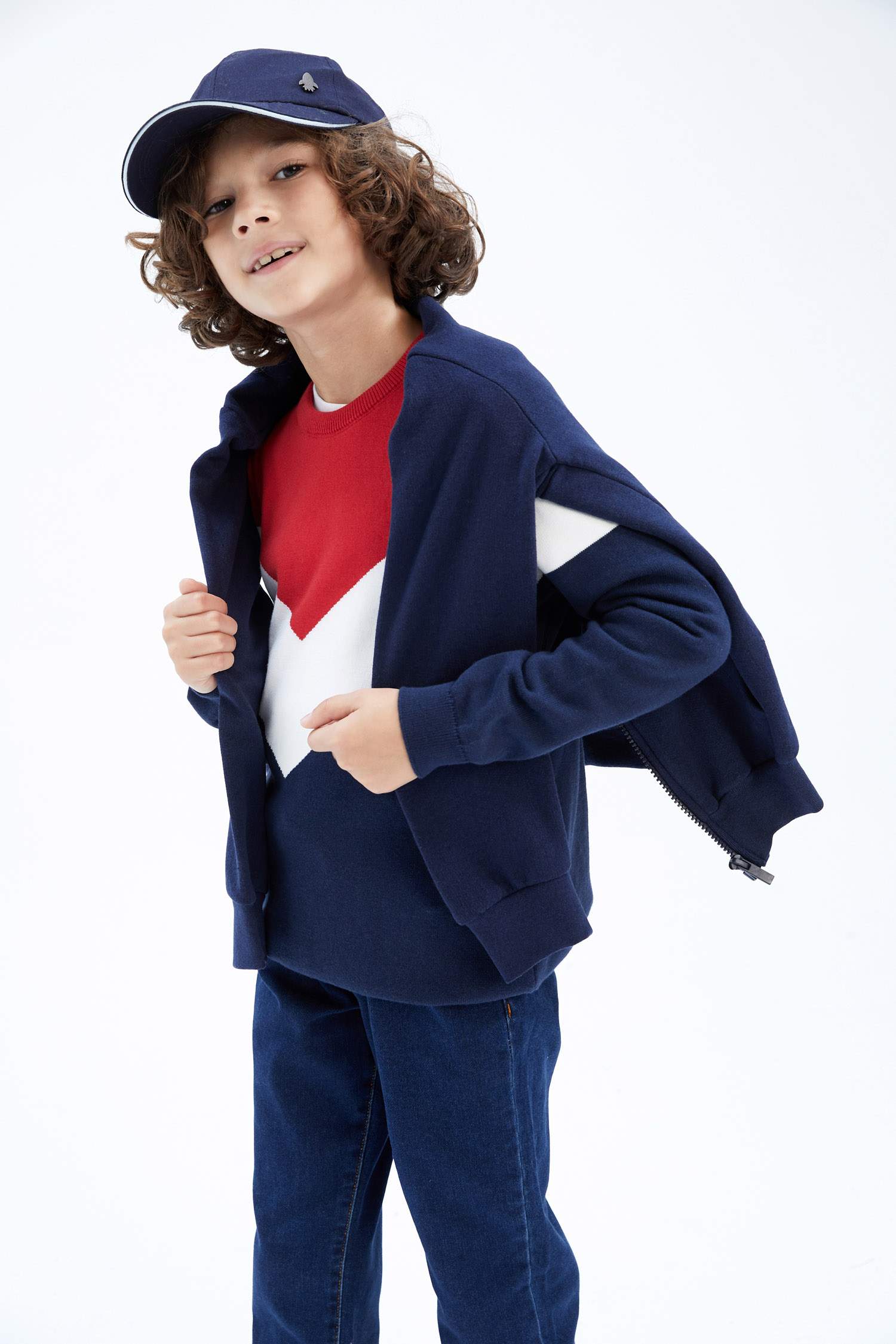 Пуловер стандартного кроя с круглым вырезом для мальчиков