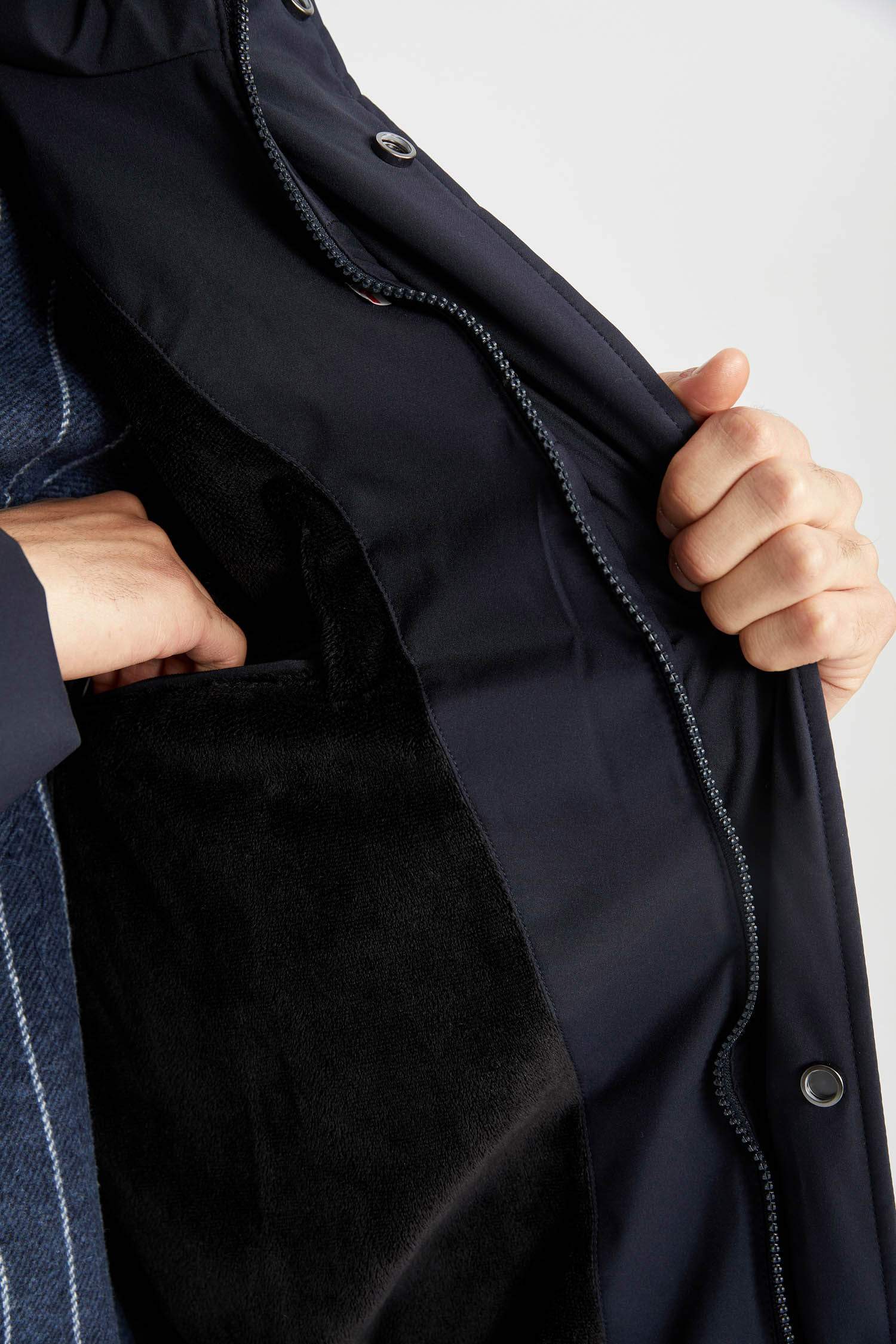 Slim Fit Hooded Faux Fur Lined Puffer Jacket