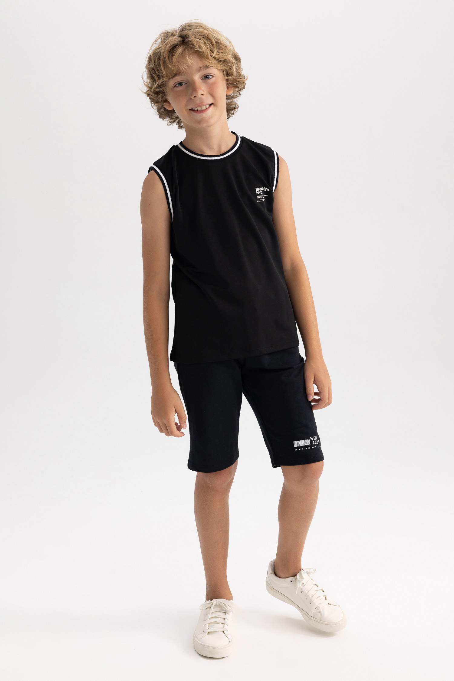 Шорты стандартного кроя для мальчиков