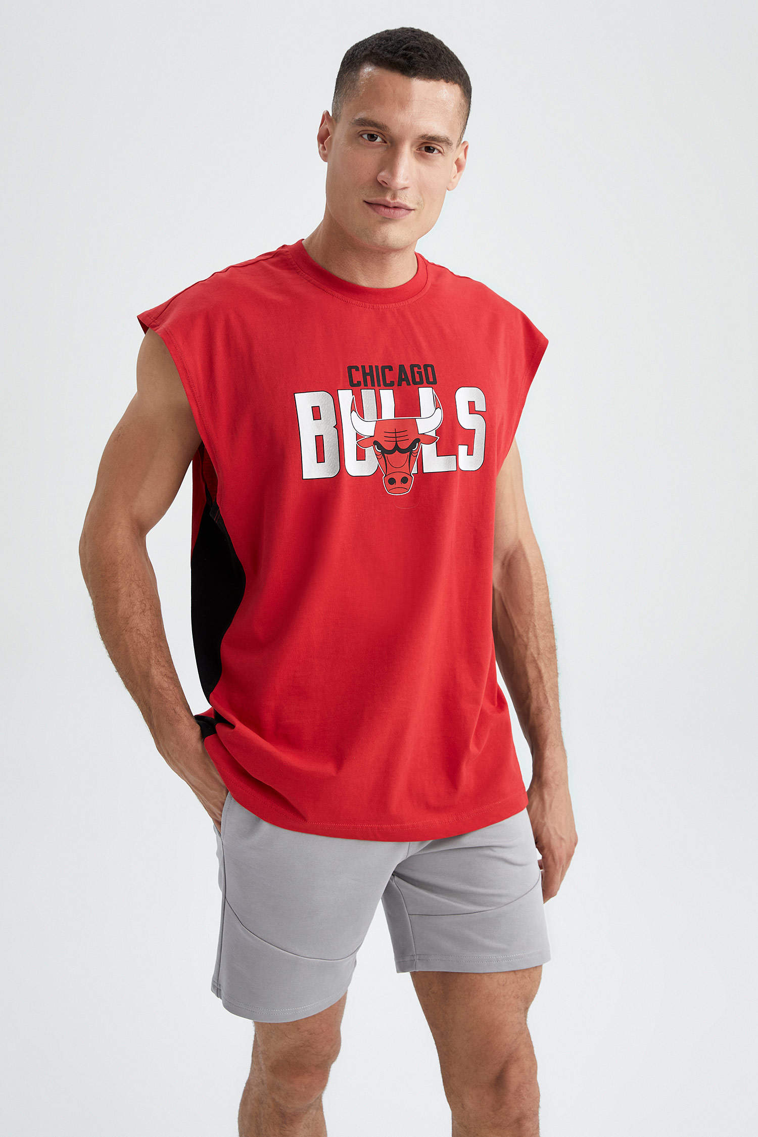 Red MAN Defacto Fit NBA Chicago Bulls Licensed Regular Fit T-Shirt 2657278