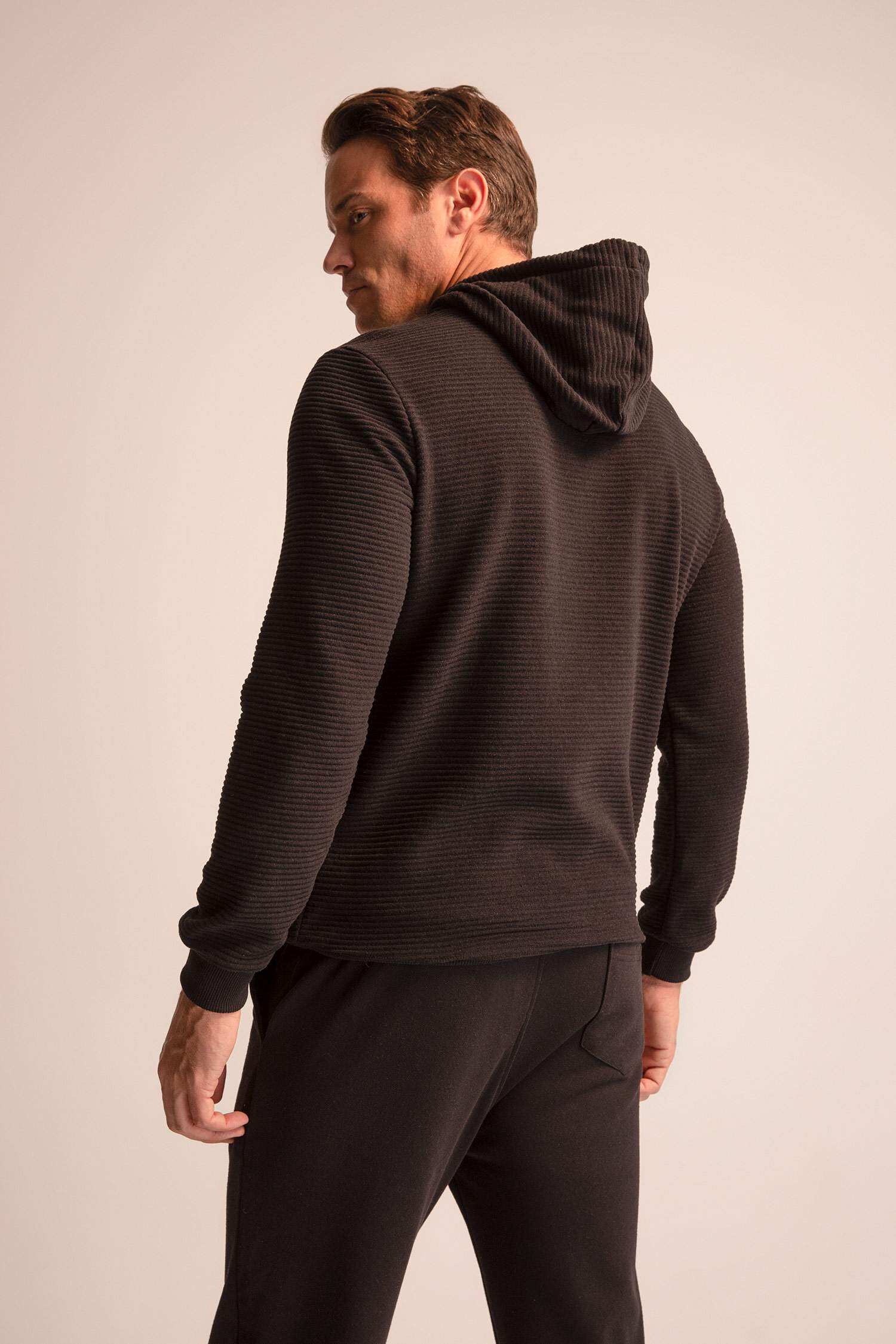 Black Man Regular Fit Sweatshirt 2739409 | DeFacto