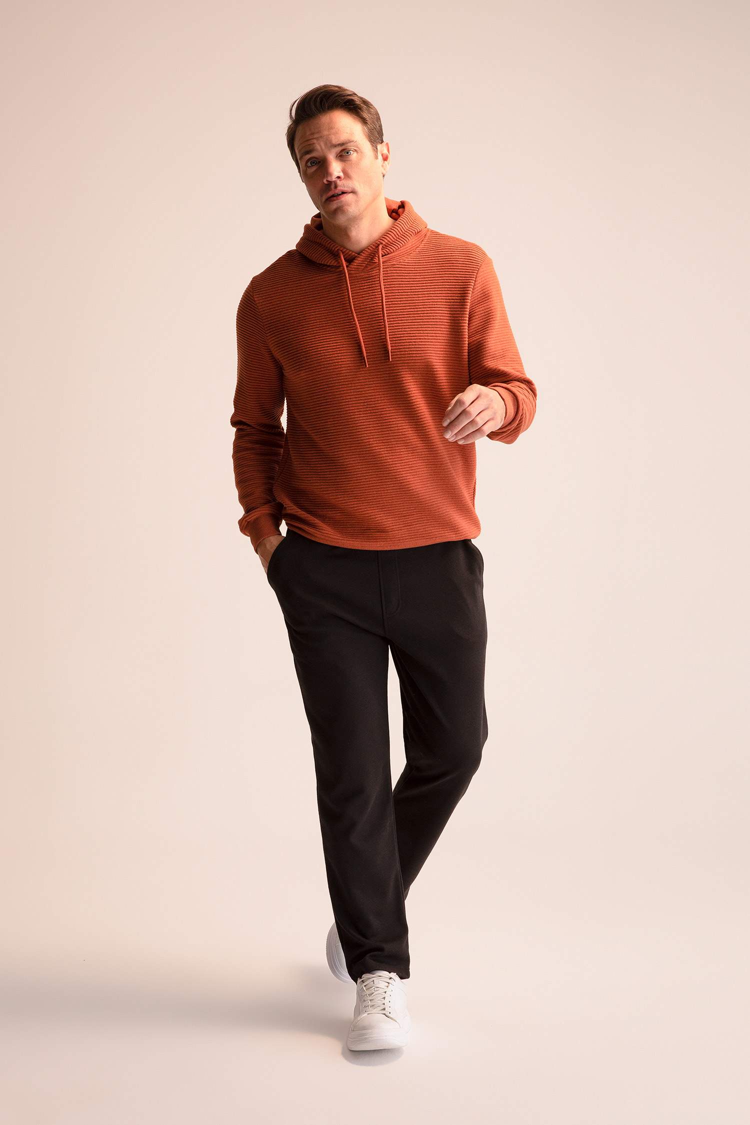 Regular Fit Kapüşonlu Basic Sweatshirt