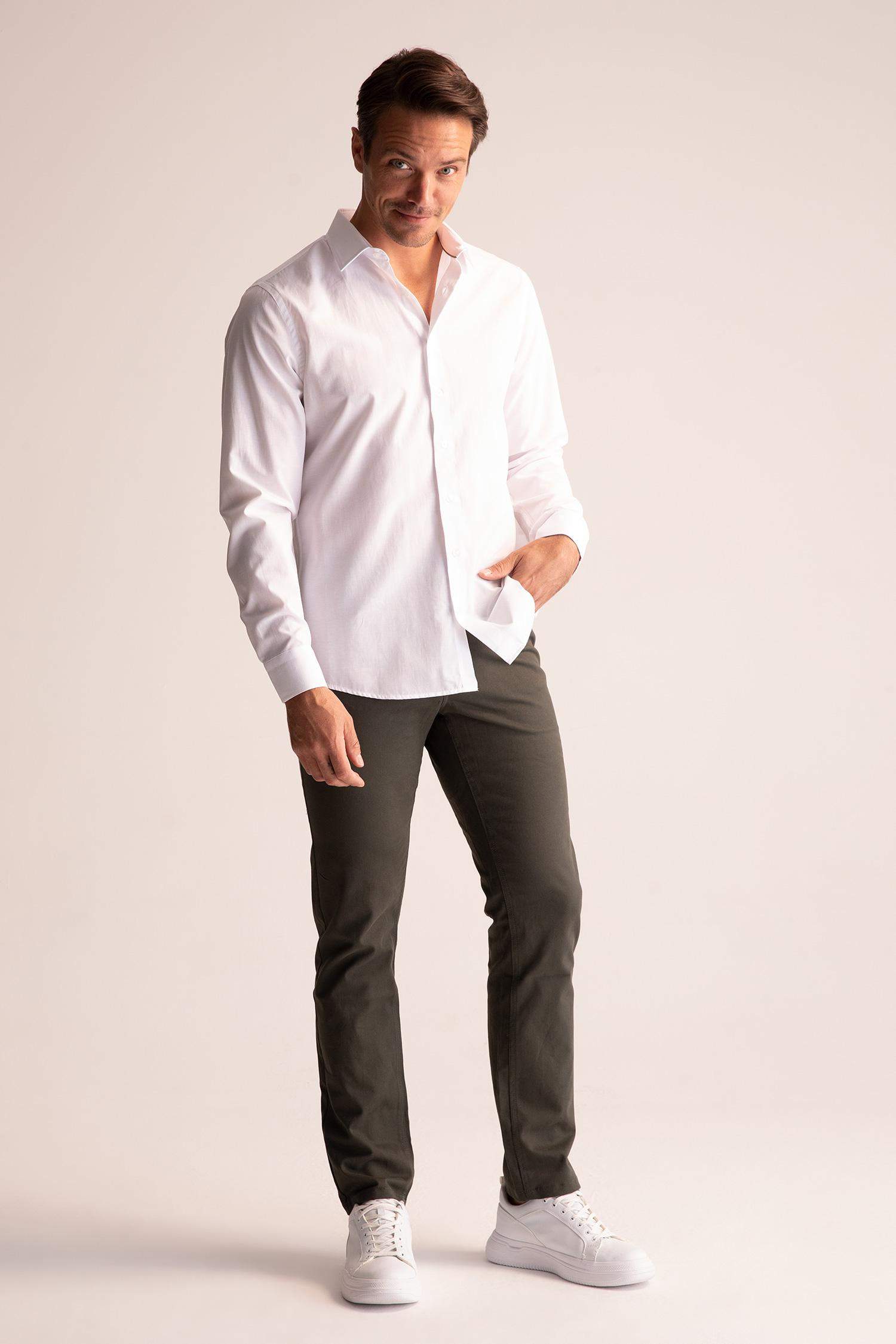 Брюки чинос стандартного кроя