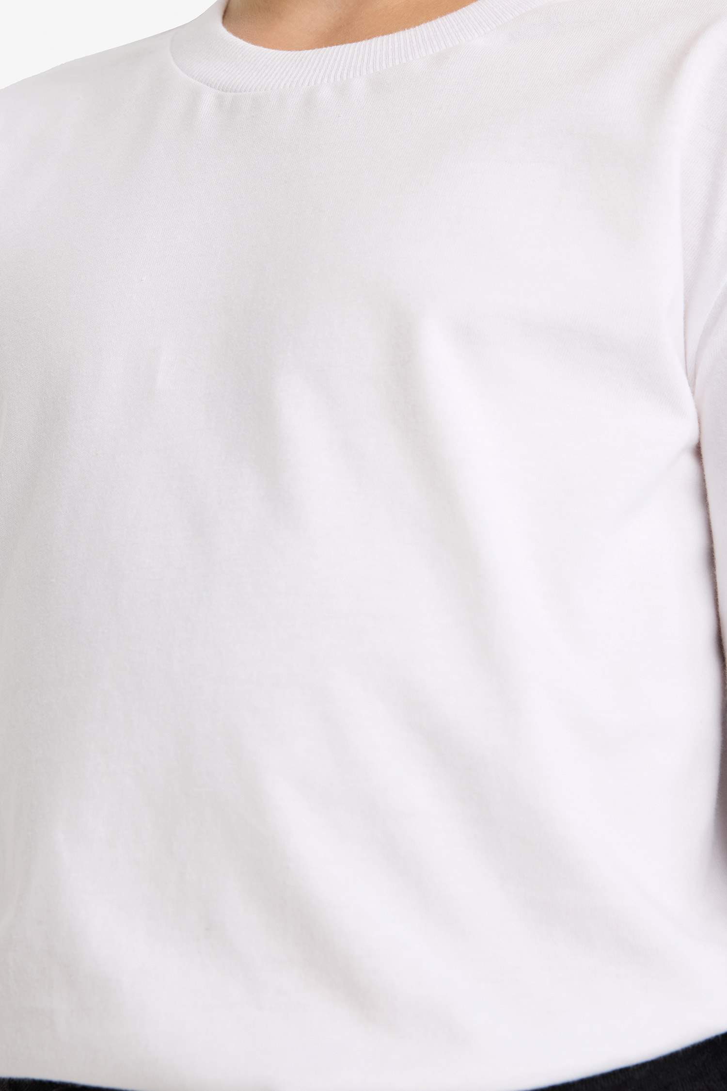 تيشيرت كم طويل قصة عادية برقبة مستديرة