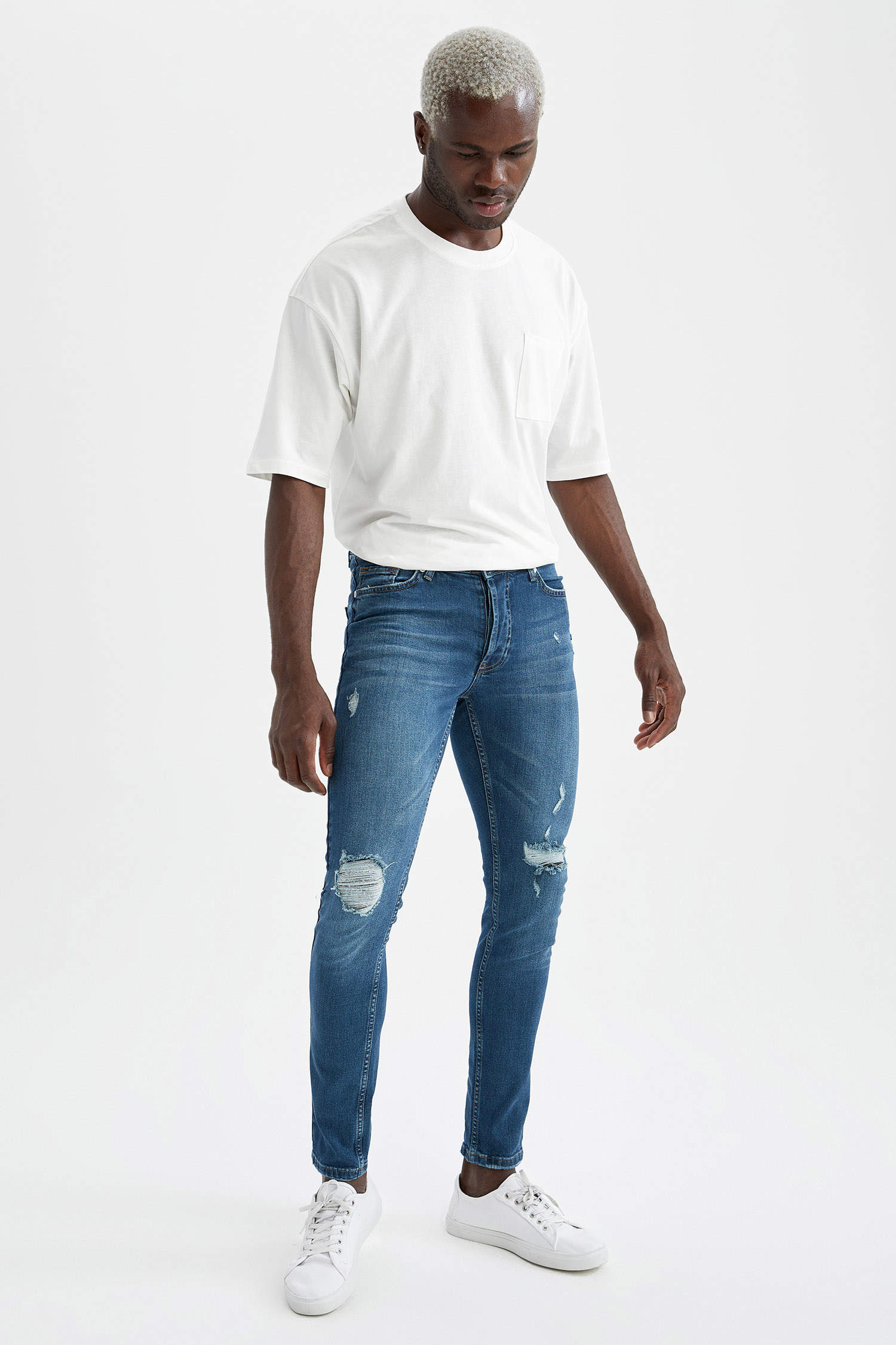 Defacto Super Skinny Fit Normal Bel Dar Paça Yırtık Detaylı Jean Pantolon. 3