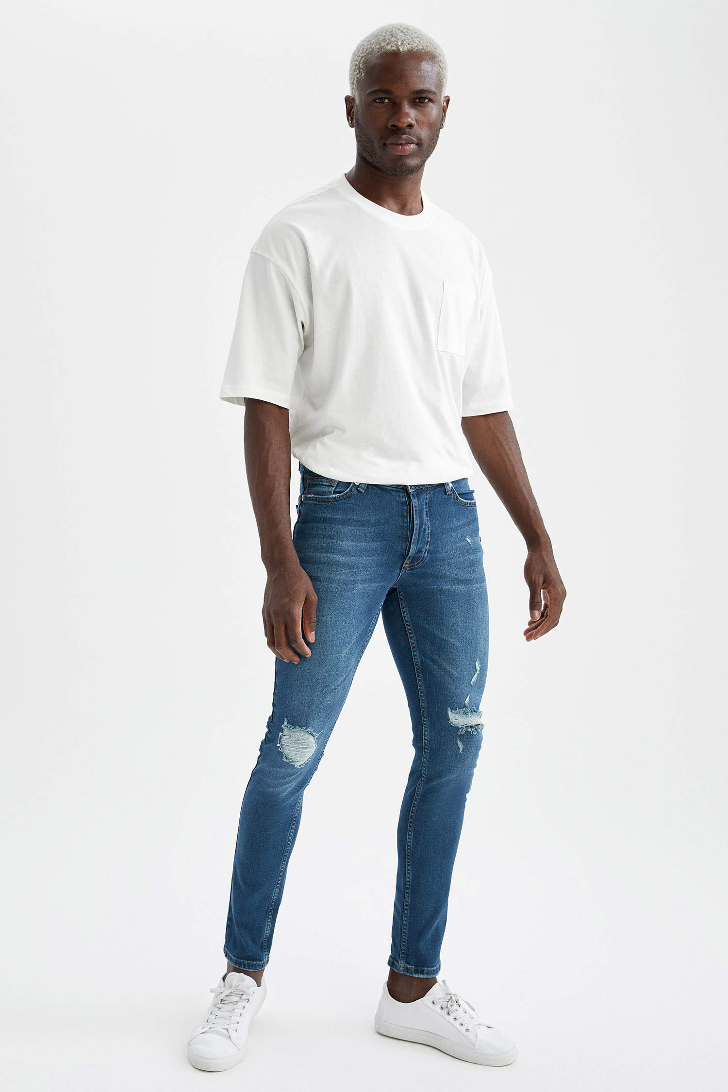 Defacto Super Skinny Fit Normal Bel Dar Paça Yırtık Detaylı Jean Pantolon. 4