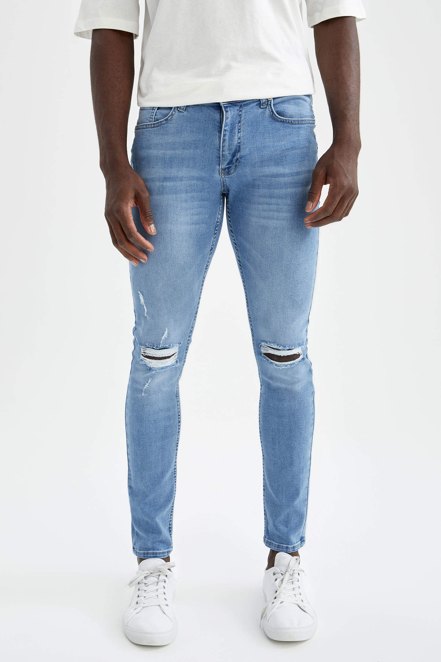 Defacto Skinny Fit Normal Bel Dar Paça Yırtık Detaylı Jean Pantolon. 1