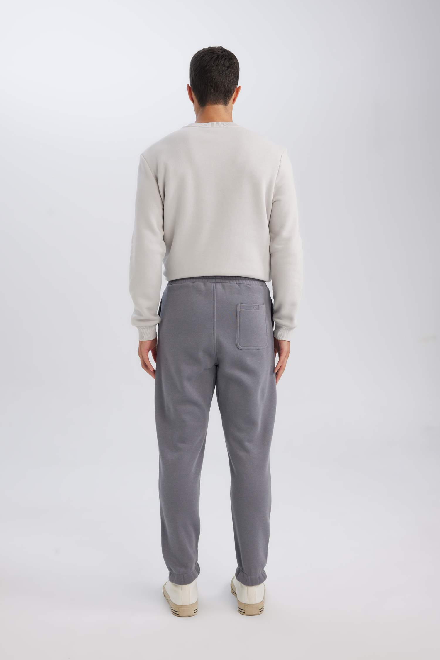 بنطلون سويت بانتس قصة مريحة