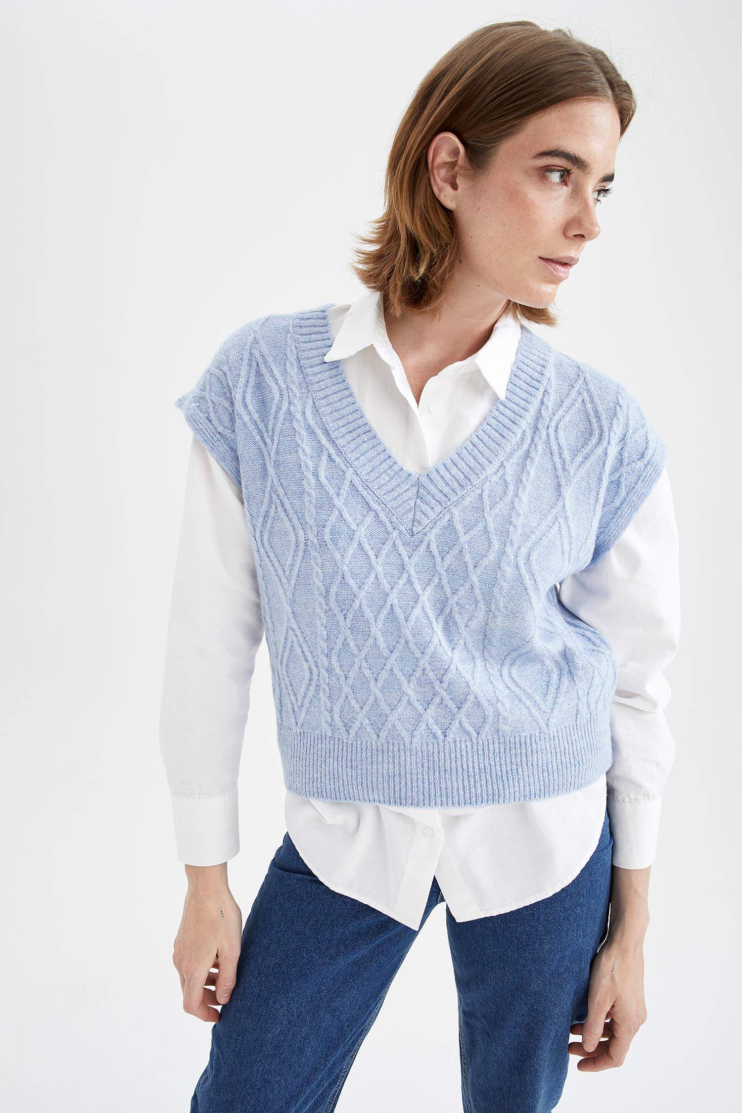 Blue Woman V-Neck Cable Knit Sweater Vest 2022679 | DeFacto