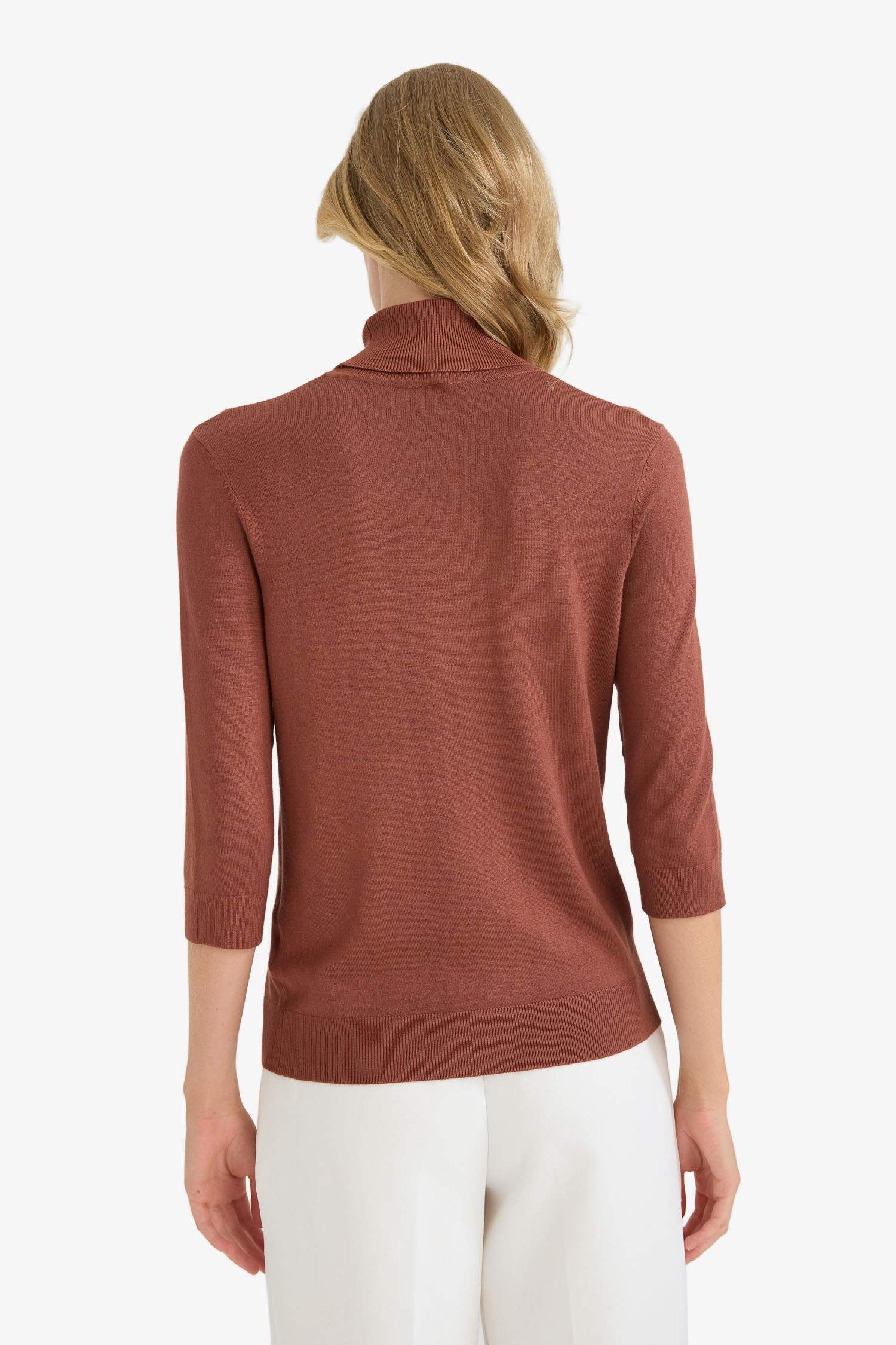 بلوز تريكو سادة بيزك قصة عادية بياخة عالية