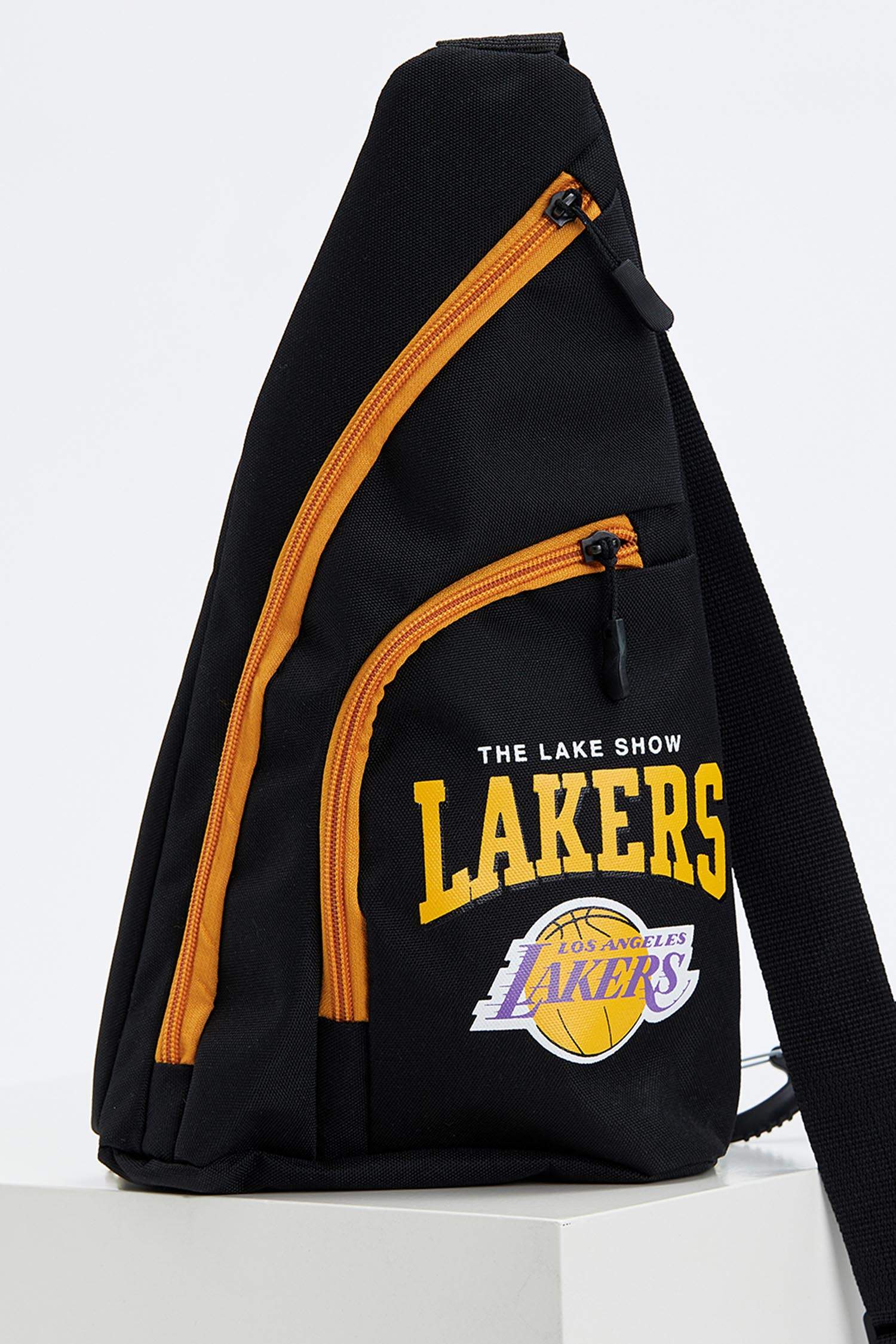 Defacto NBA Los Angeles Lakers Lisanslı Göğüs Çantası. 3