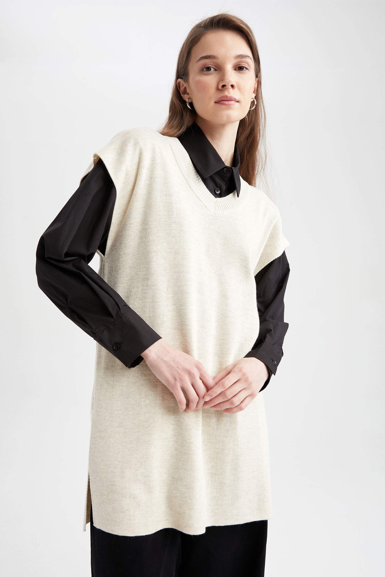 فيست قصة عادية بياقة V