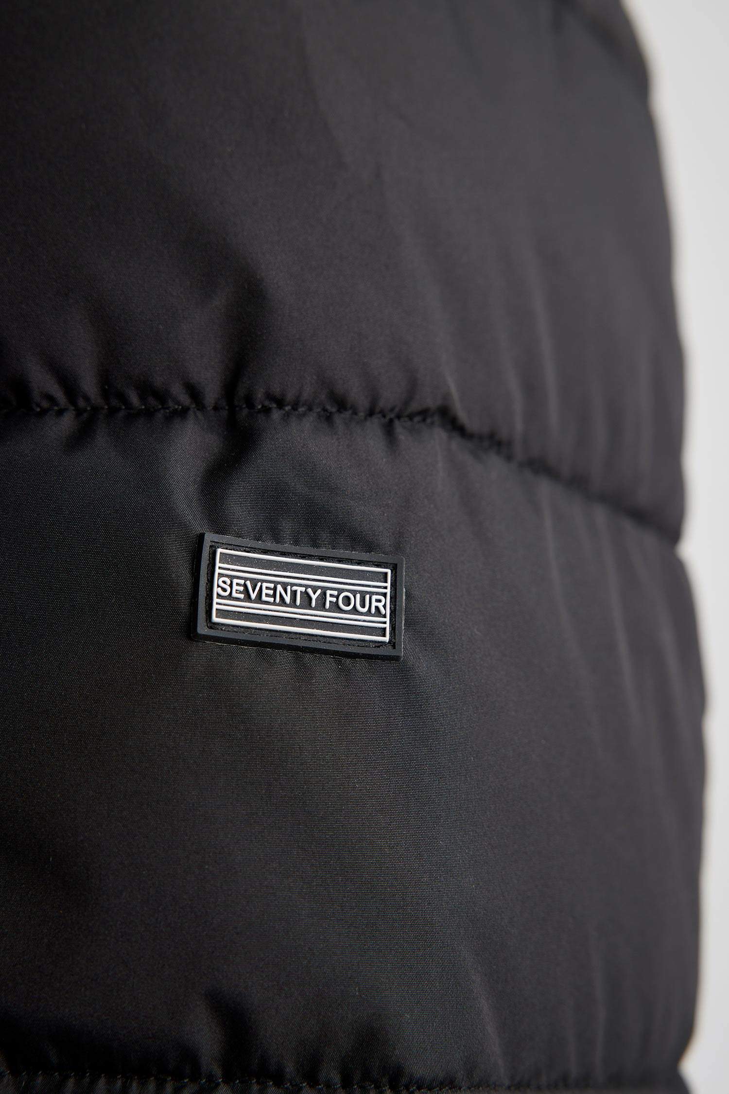 Su Geçirmez Kapüşonlu Şişme Mont Fermuarlı Çift Cepli