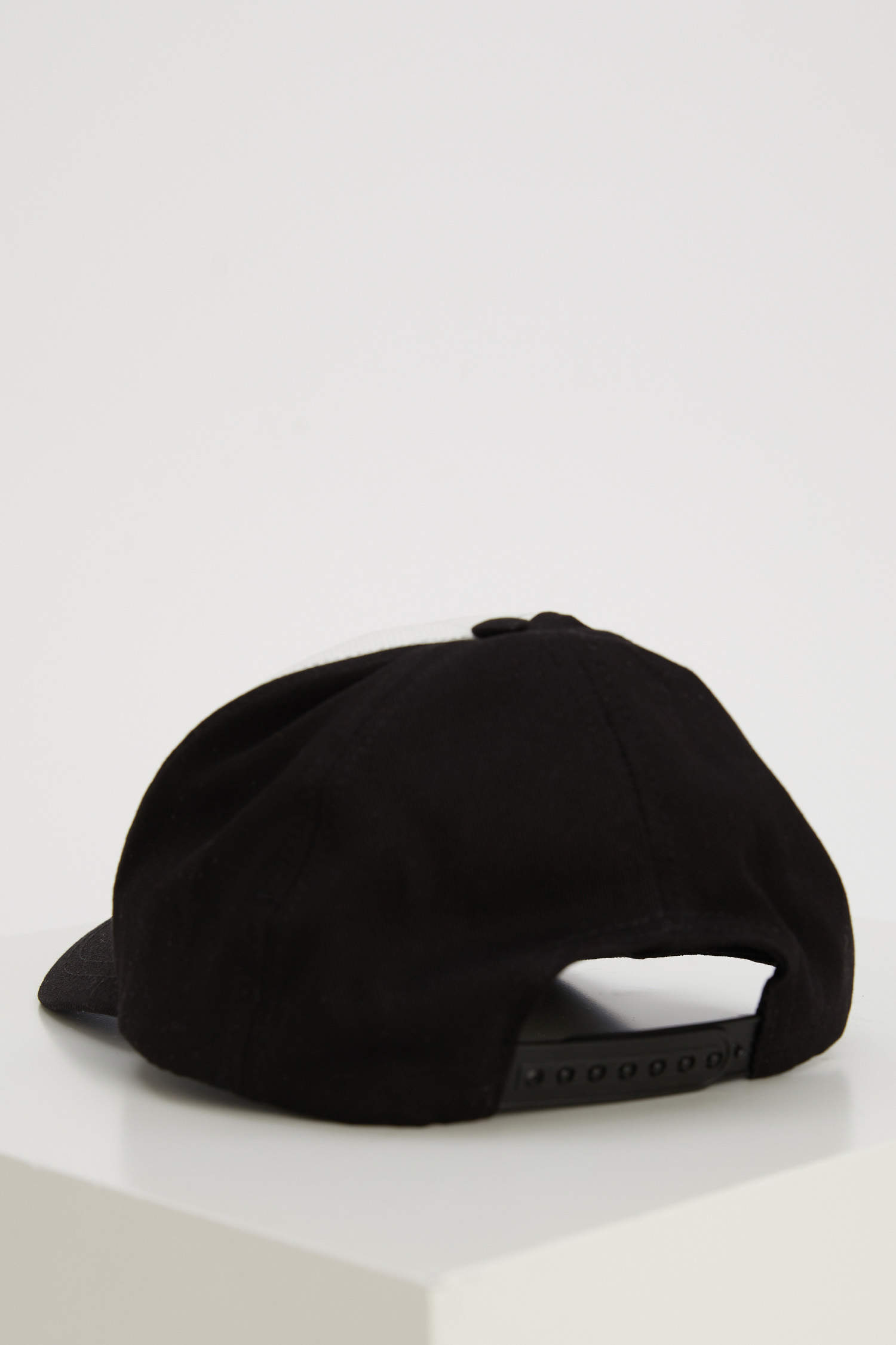 Defacto İşlemeli Cap Şapka. 4