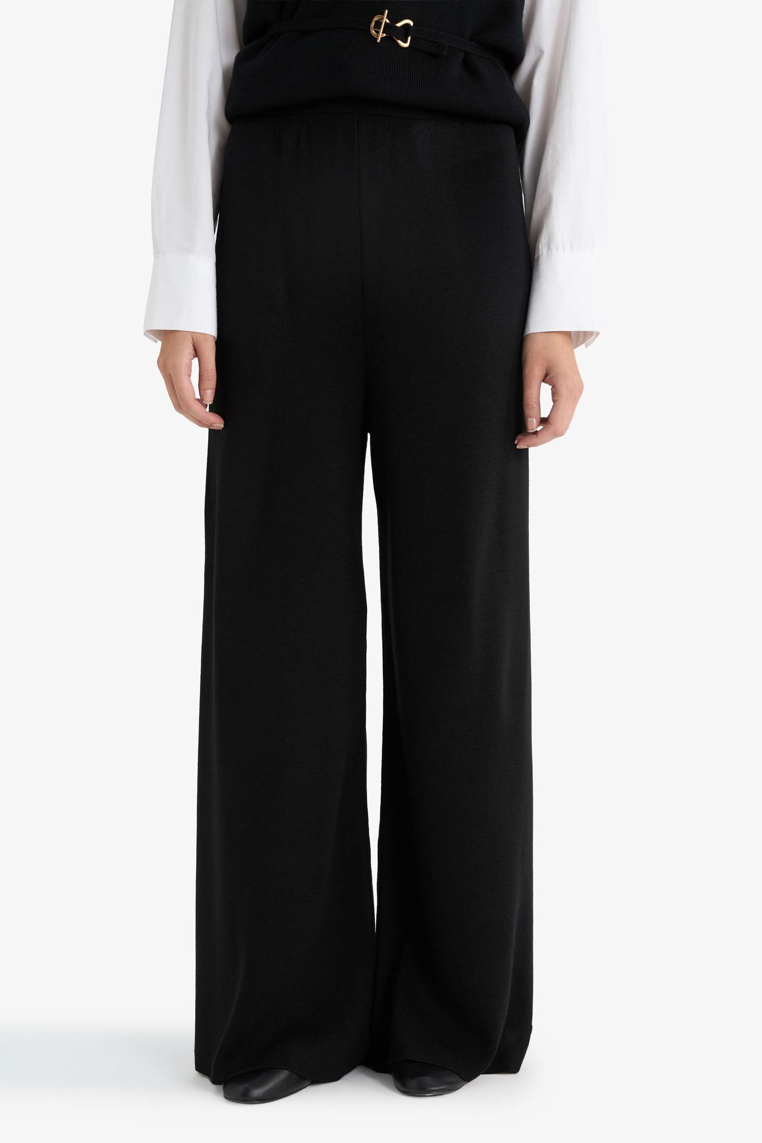 سروال أسود قصة مريحة