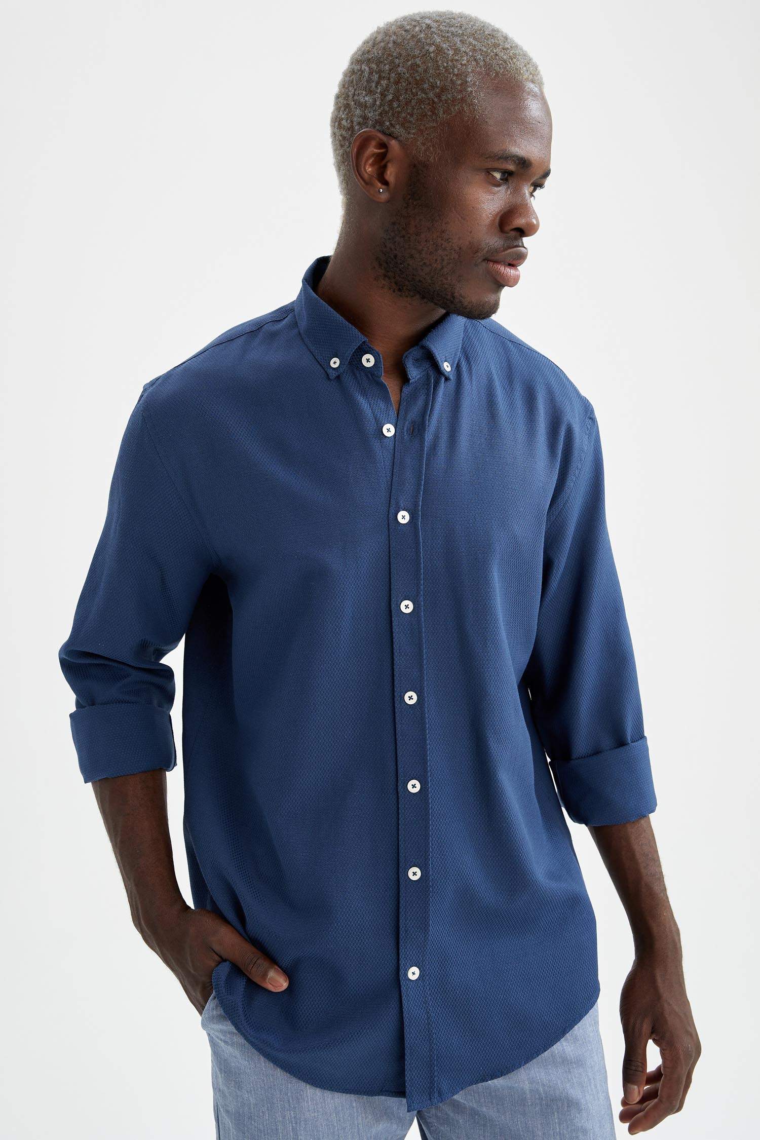 Indigo MAN Modern Fit Basic Long Sleeve Shirt 2018260 | DeFacto
