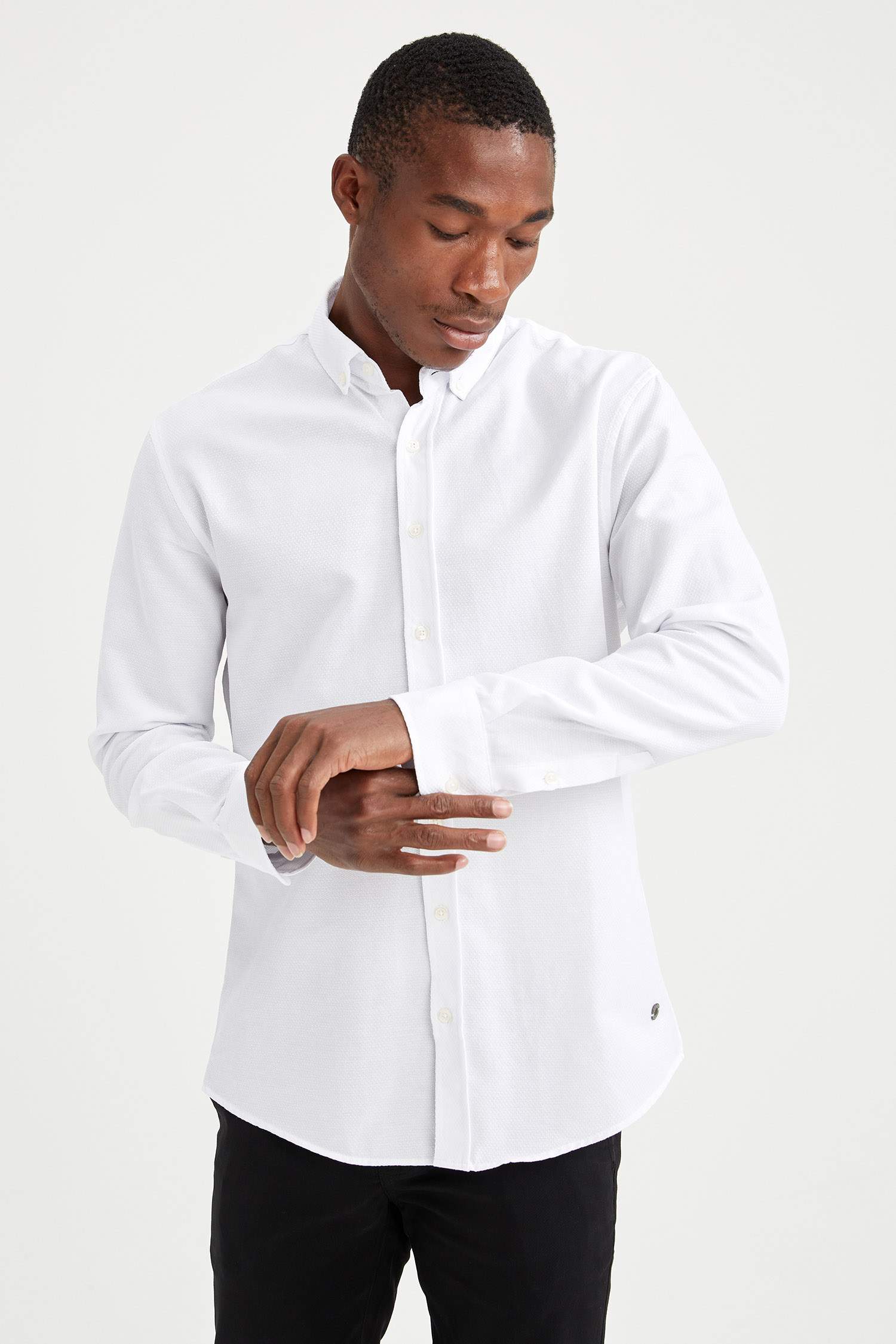 White MAN Modern Fit Basic Long Sleeve Shirt 2066656 | DeFacto