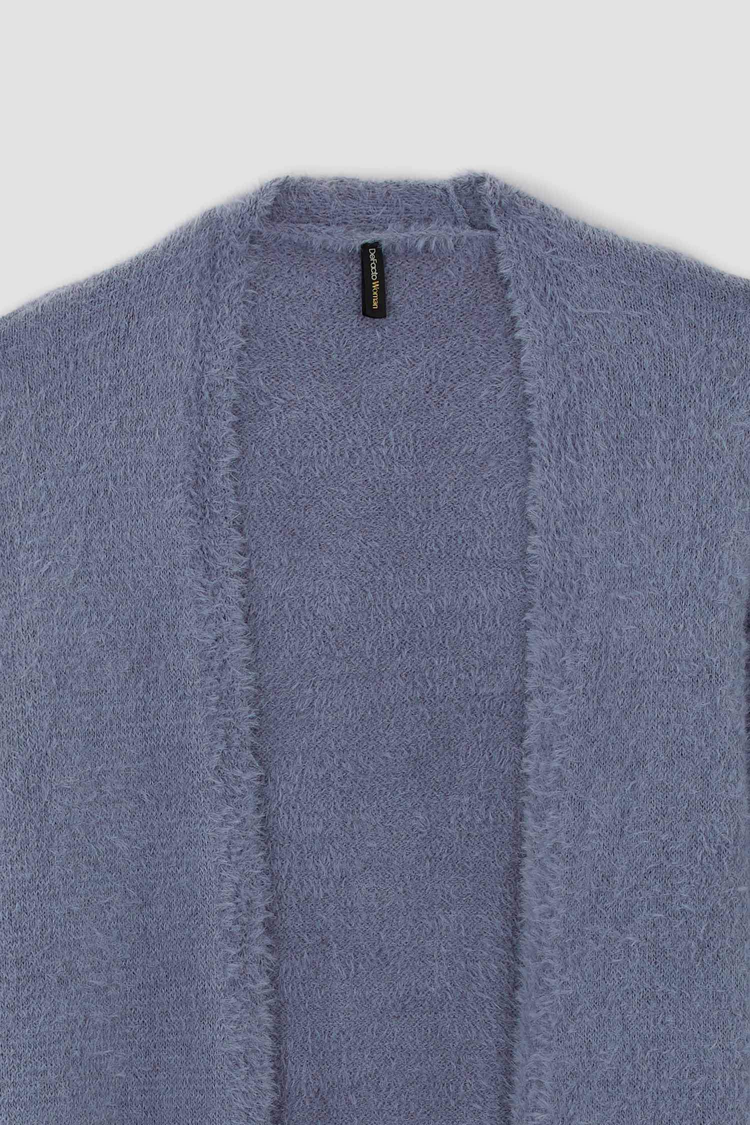 جاكيت قصة عادية بياقة V