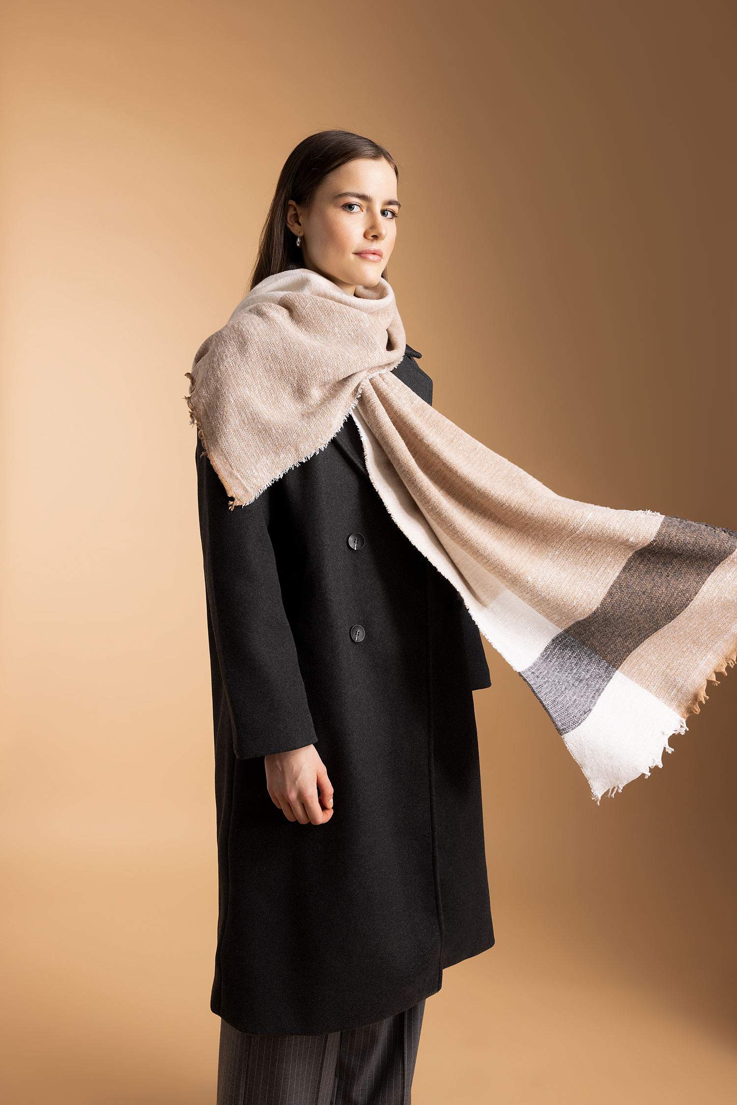 Burberry 50 cashmere outlet 50 wool scarf quarter