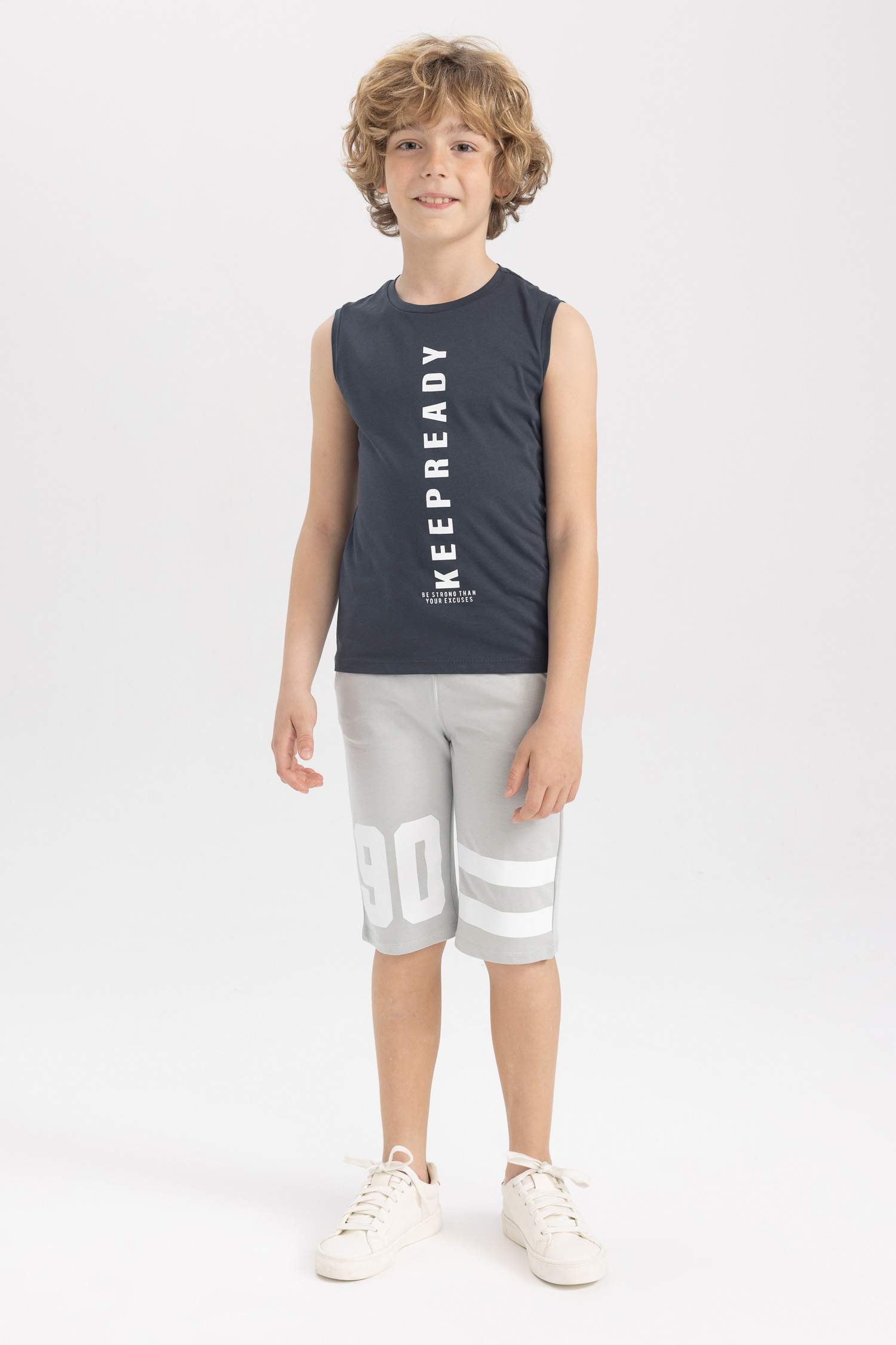 Майка стандартного кроя с принтом для мальчиков