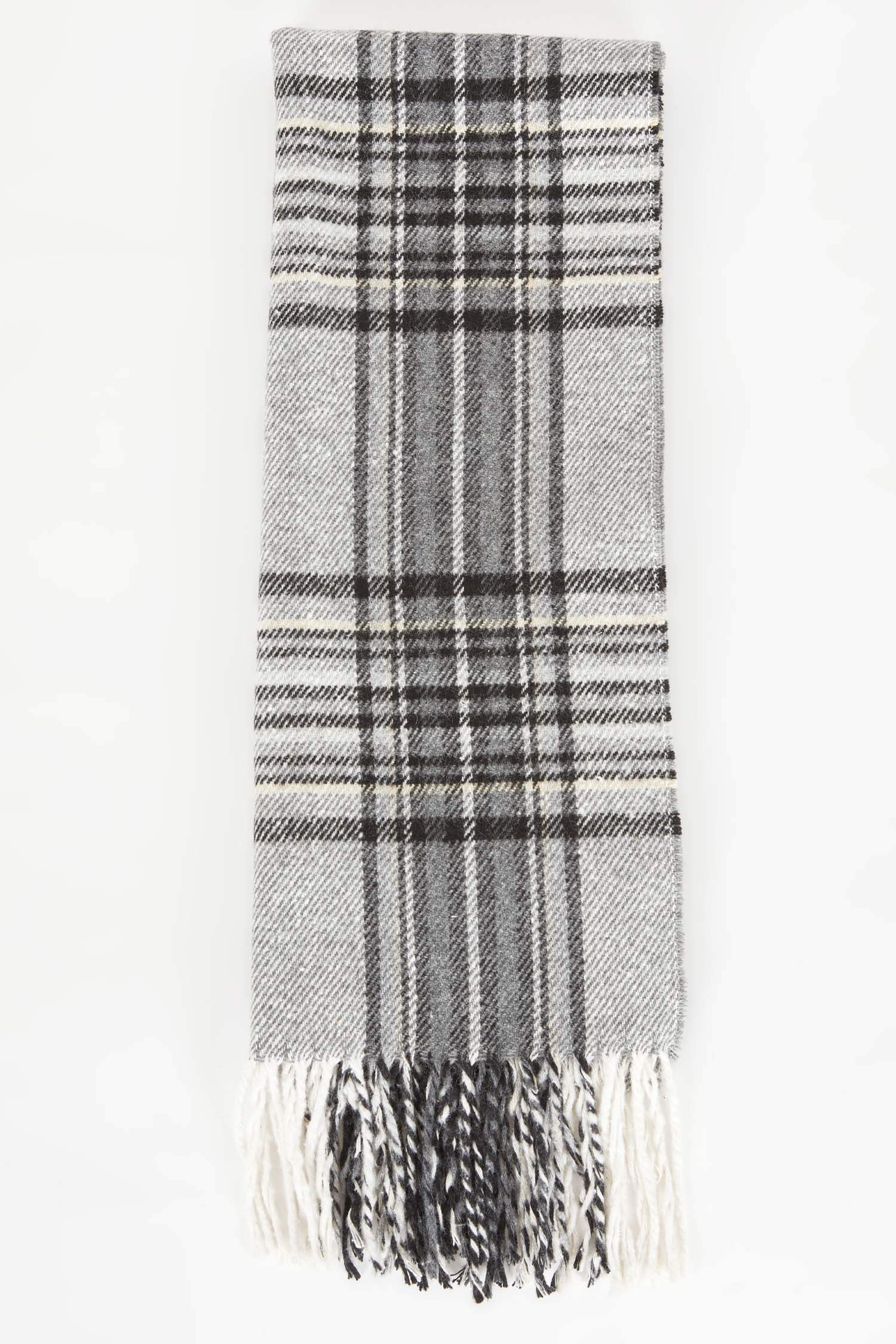 وشاح مزين بشراشيب