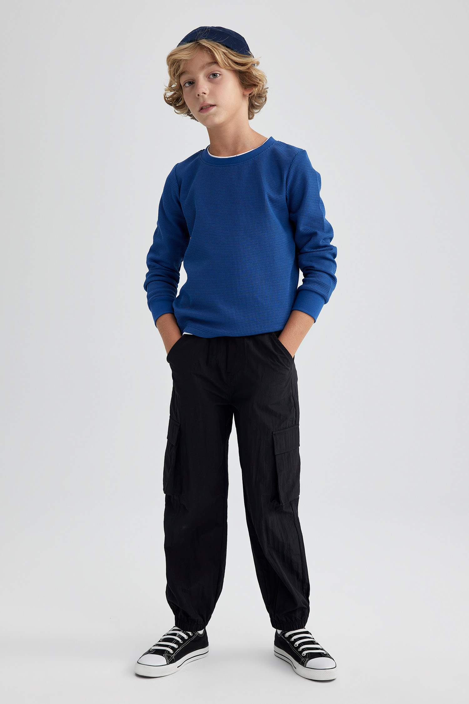 Футболка стандартного кроя с длииным рукавом для мальчиков