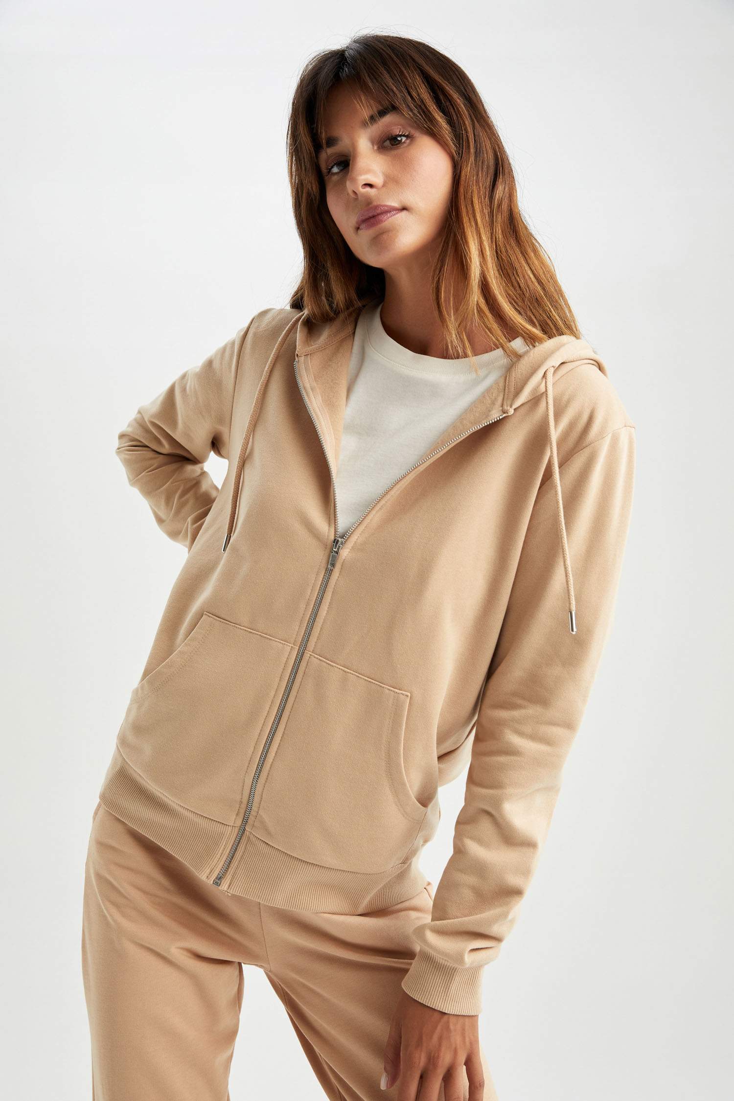 Кардиган стандартного кроя из тонкой ткани для женщин