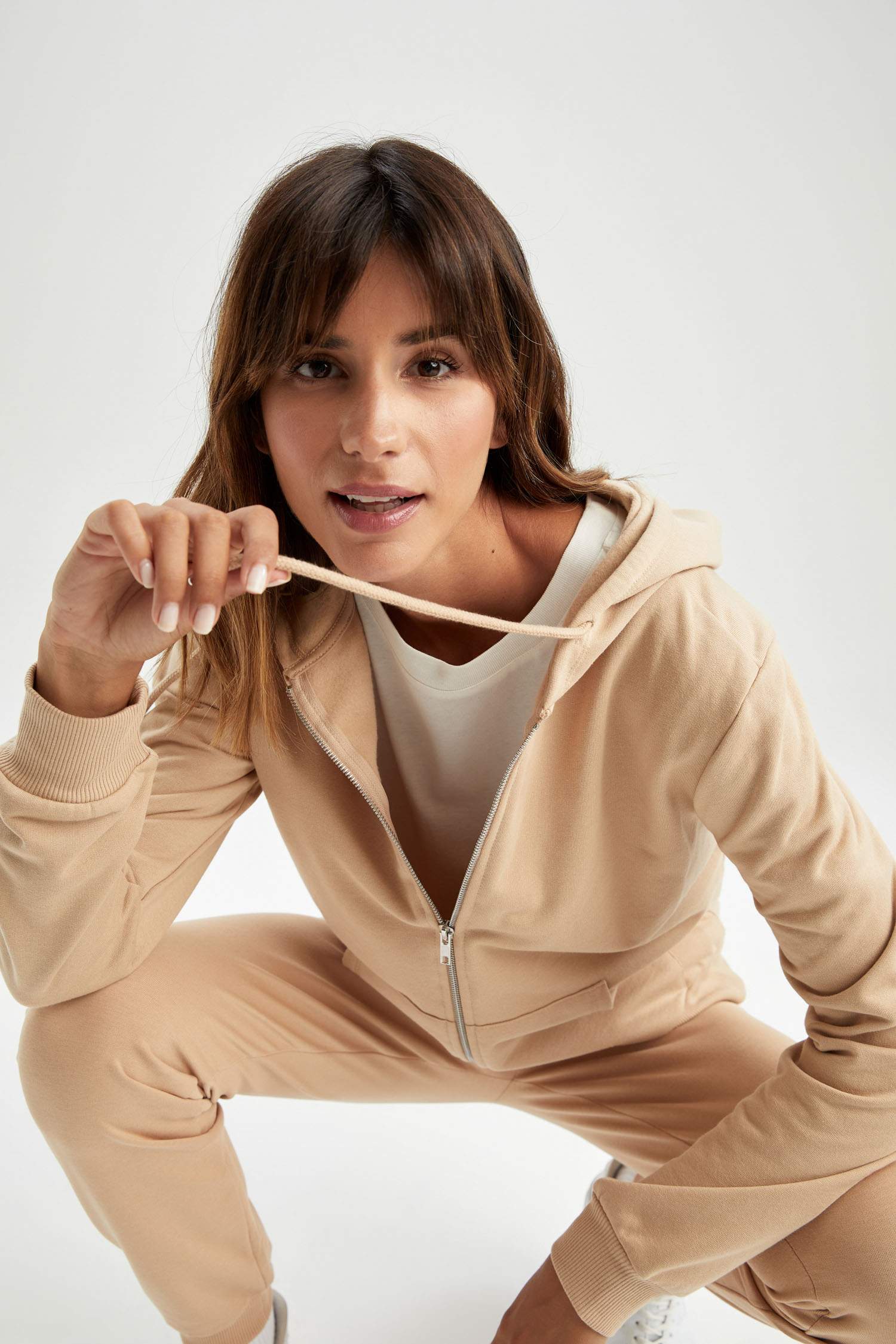 Кардиган стандартного кроя из тонкой ткани для женщин