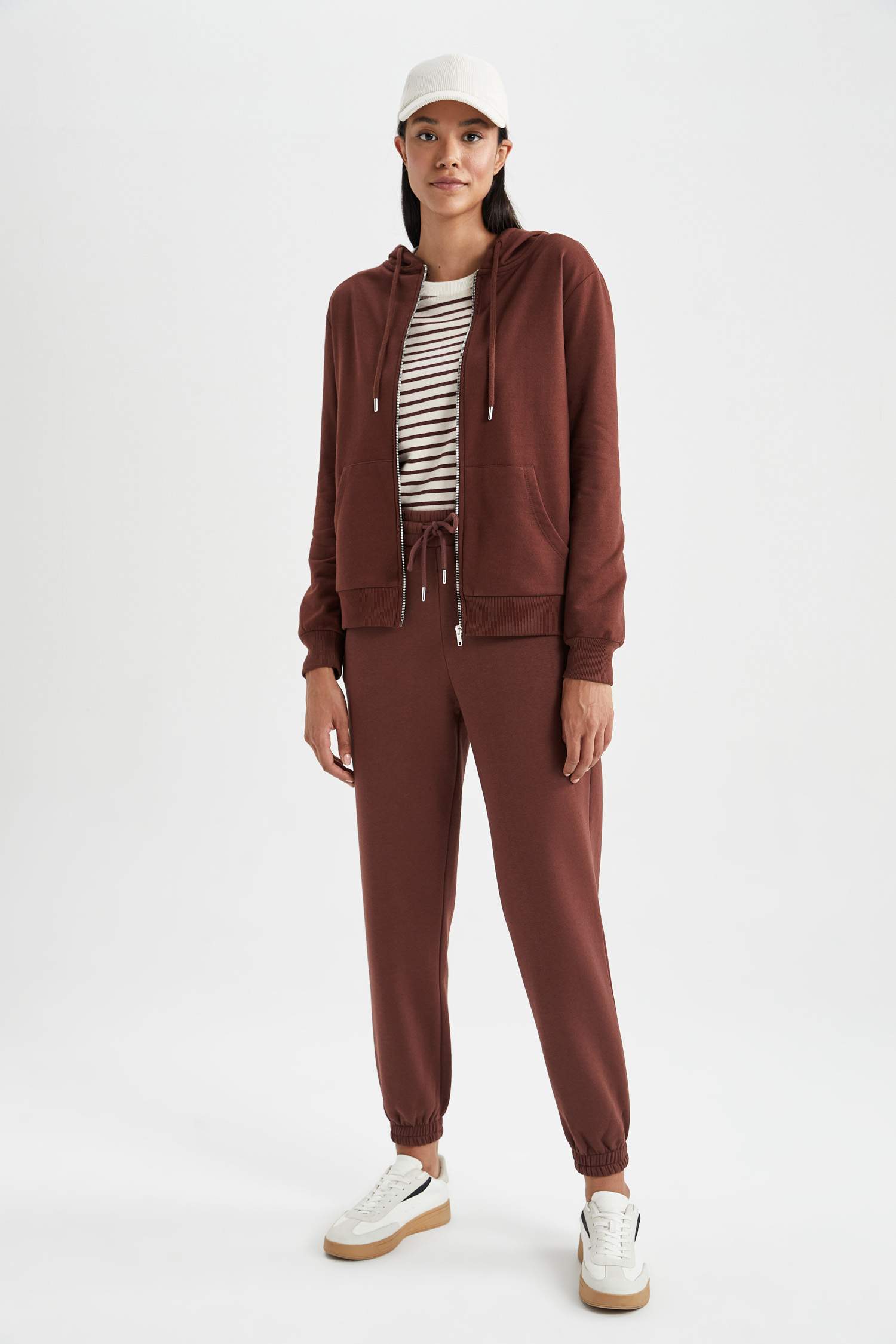 سويتر قماش رقيق قصة عادية