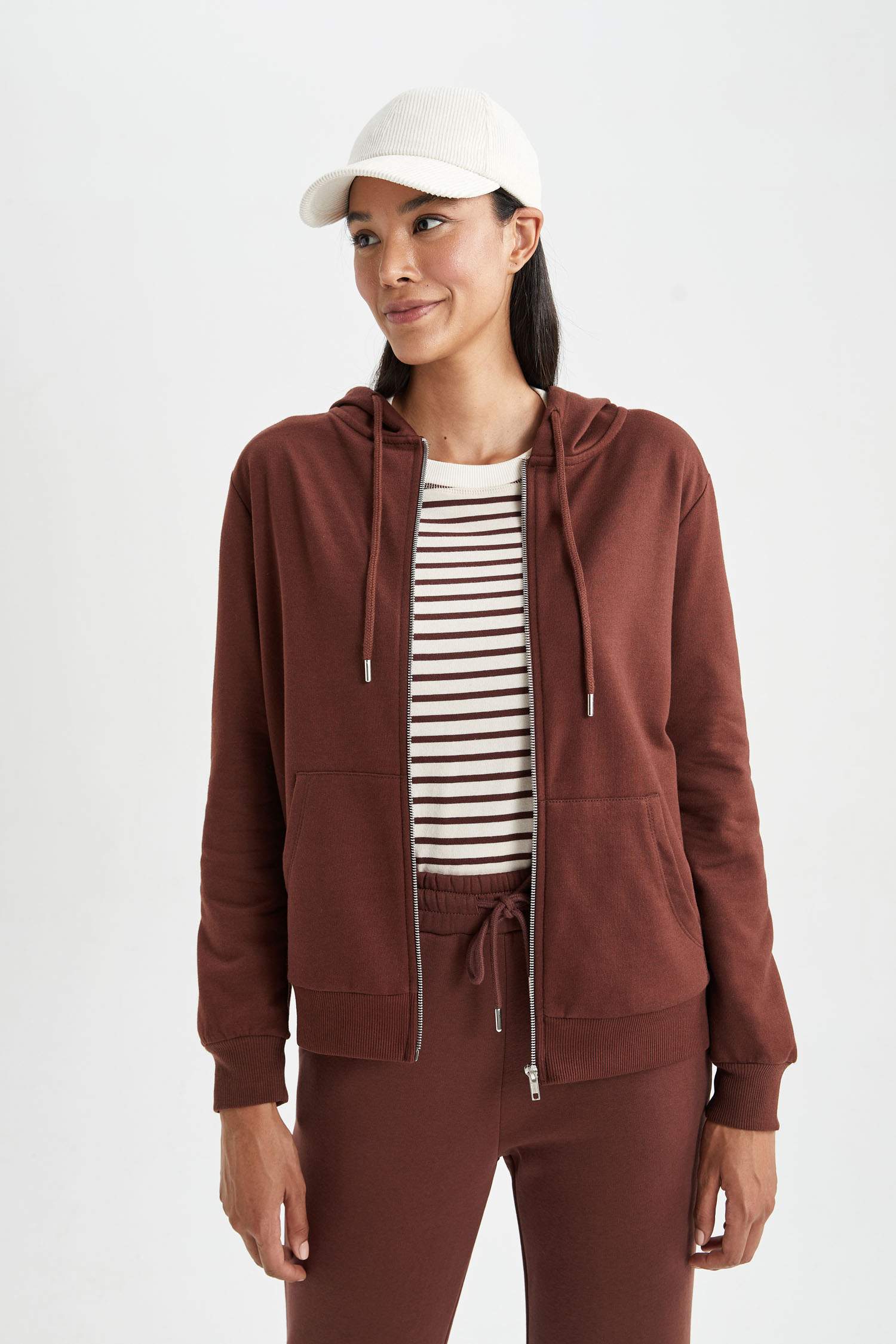 سويتر قماش رقيق قصة عادية