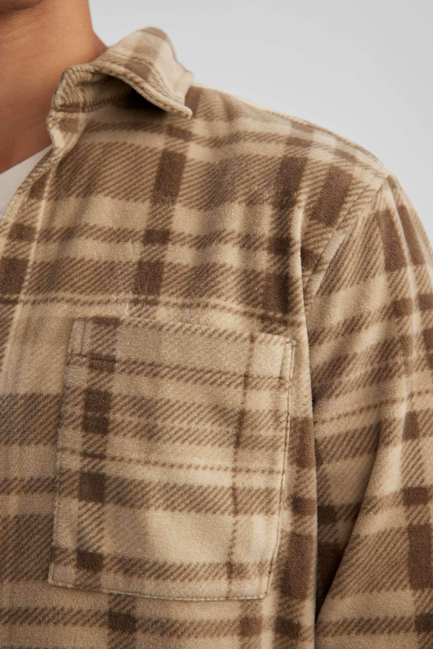 Regular Fit Kareli Cep Detaylı Polar Uzun Kollu Gömlek