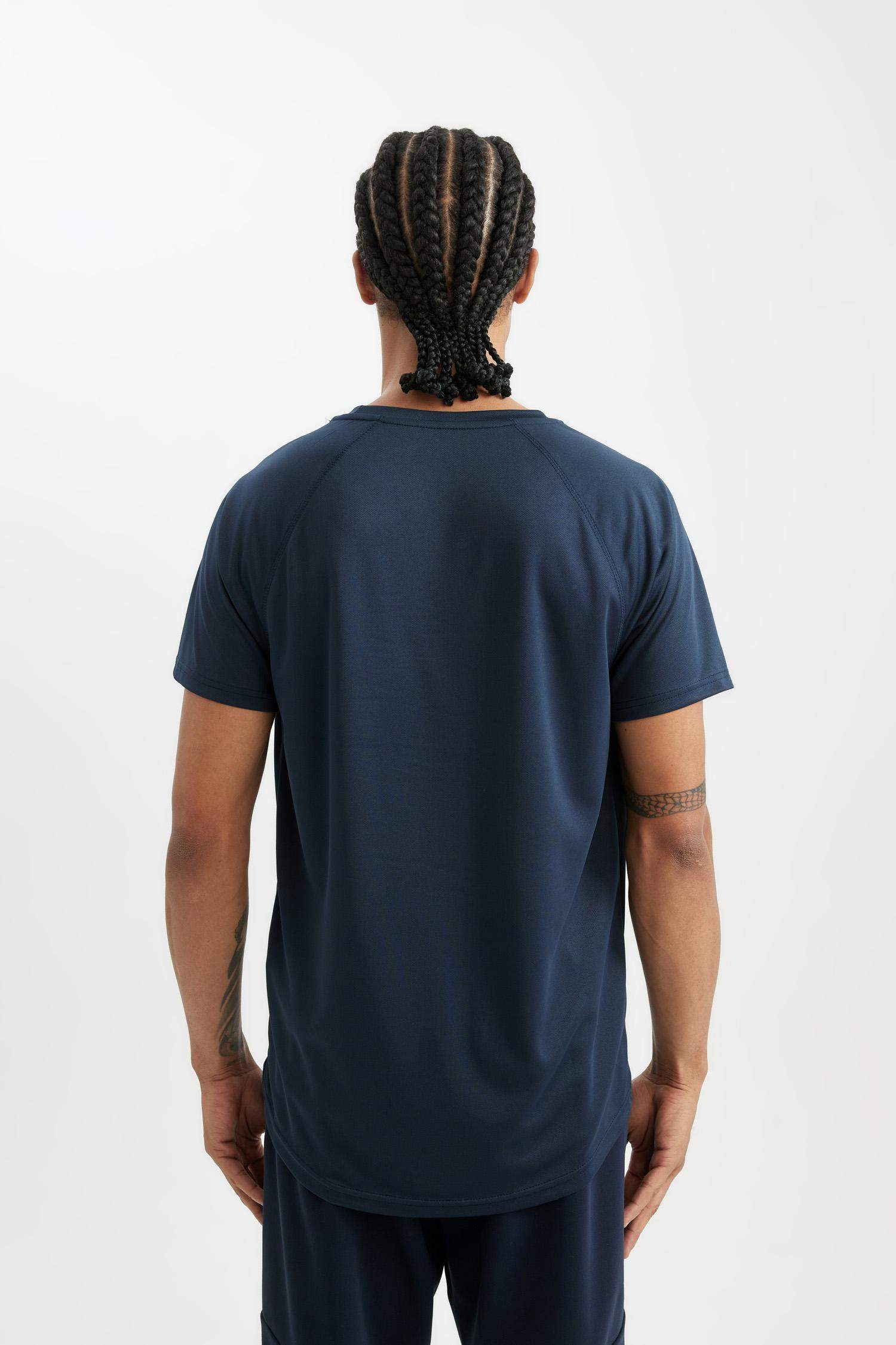 T-Shirt Slim Bleu marine imprimé à Col rond de DeFacto Fit