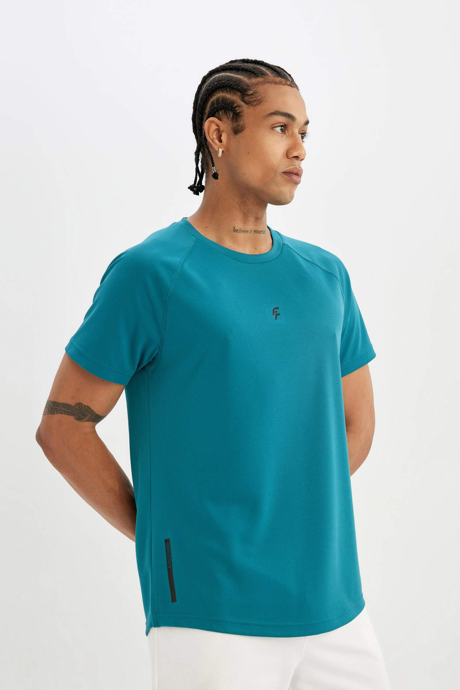 تي شيرت رياضي سليم فيت مطبوع من DeFactoFit