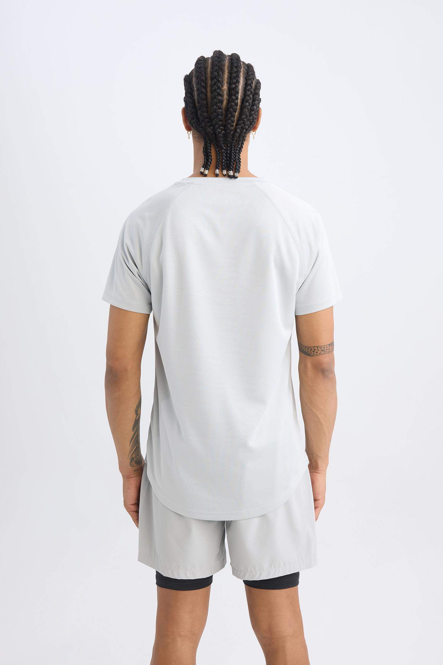 تيشيرت رياضي سليم فيت محبوك مطبوع من DeFactoFit