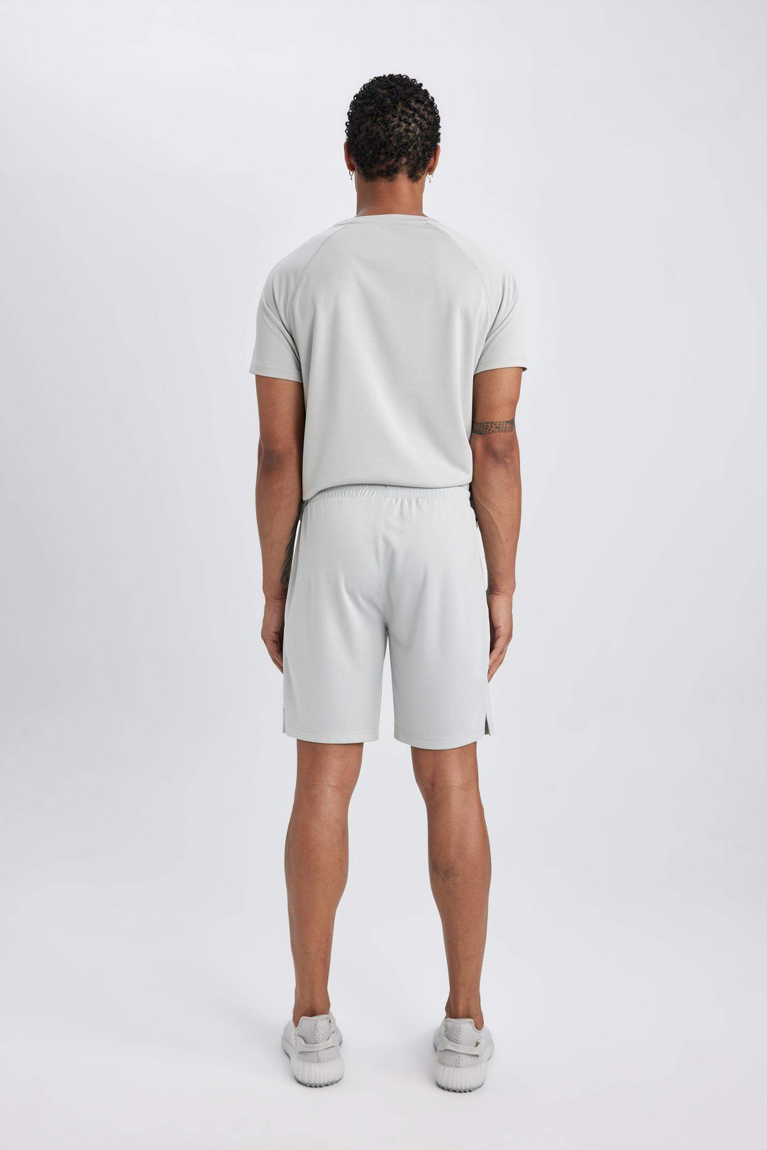 شورت رياضي سليم فيت ستاندارت من DeFactoFit