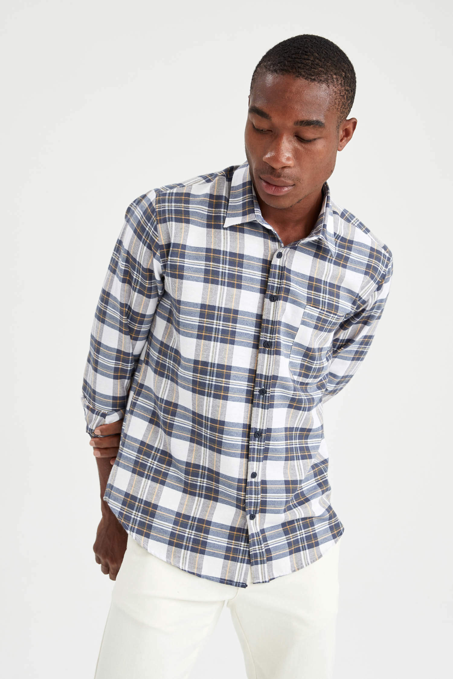 White MAN Modern Fit Long Sleeve Check Patterned Shirt 2305862 | DeFacto