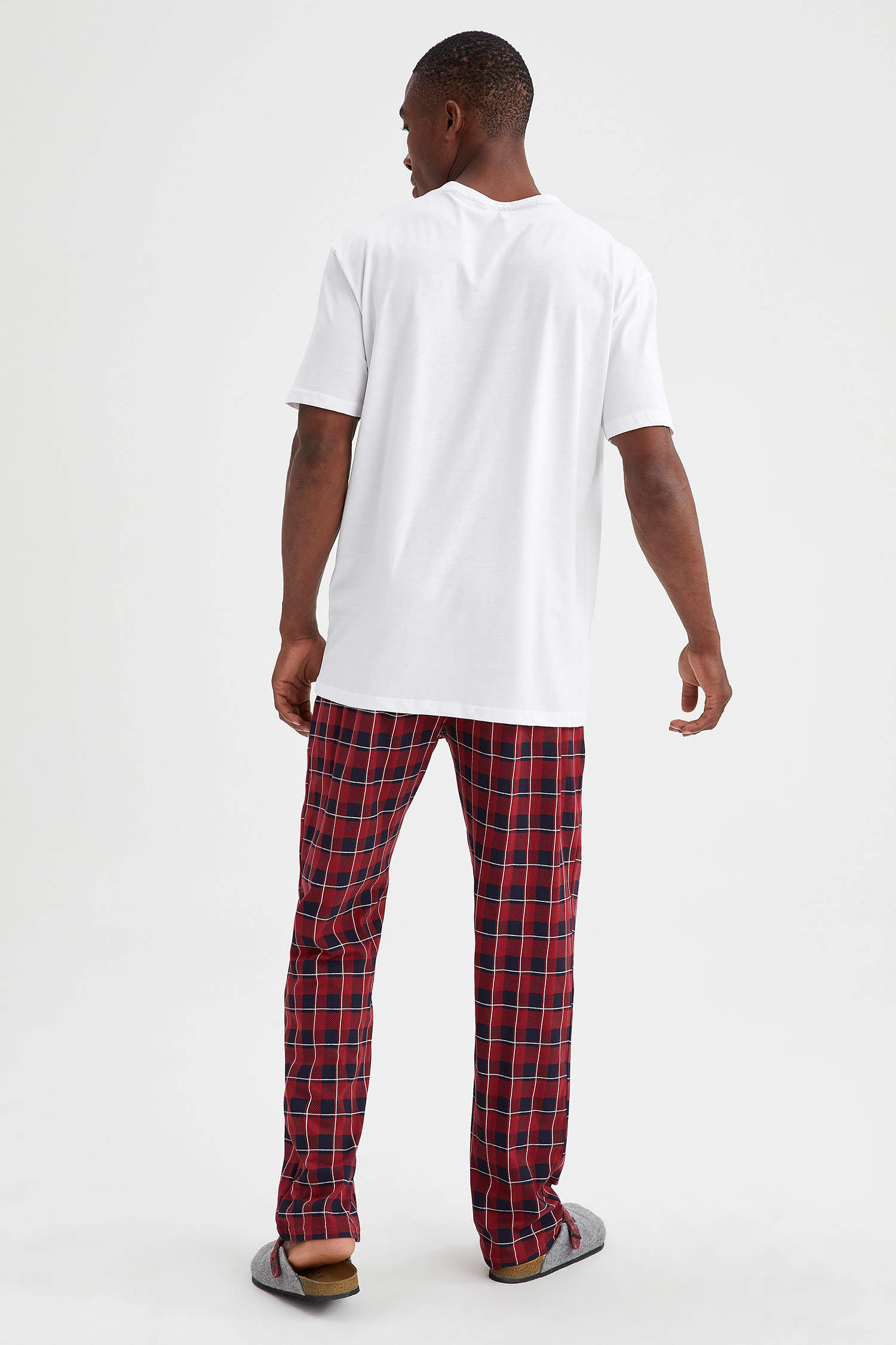 Defacto Slim Fit Ekose Desenli Pijama Takımı. 4