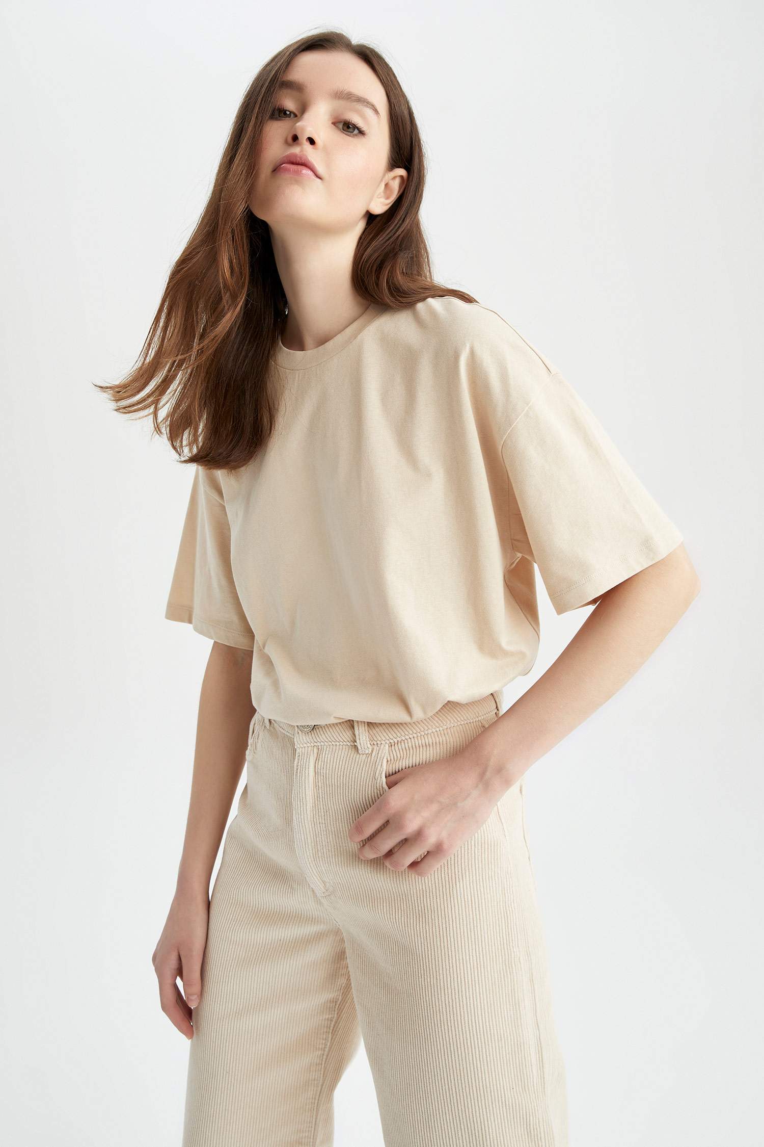 Oversize Geniş Kalıp Bisiklet Yaka Basic Düz Kısa Kollu Tişört