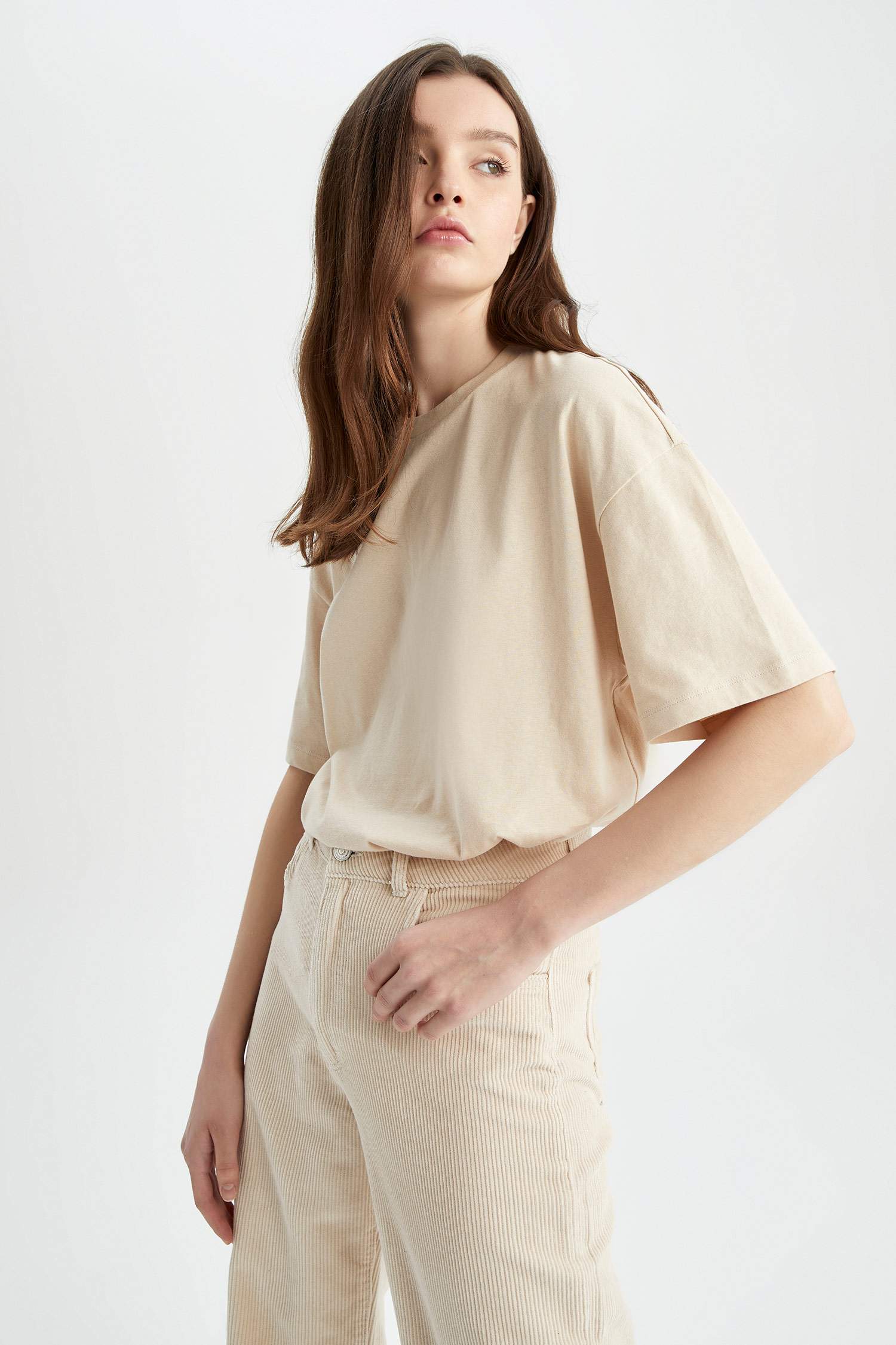 Oversize Geniş Kalıp Bisiklet Yaka Basic Düz Kısa Kollu Tişört