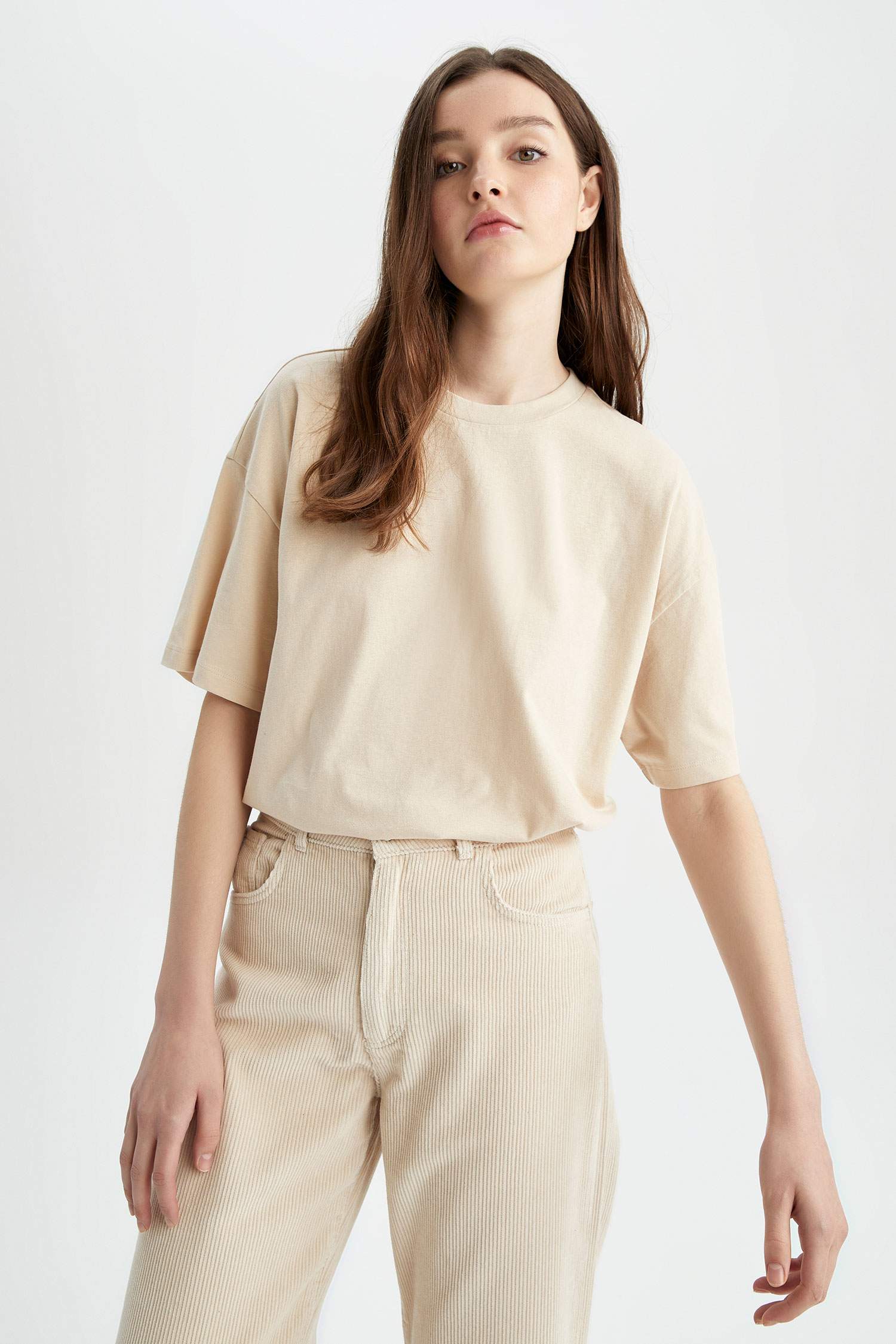 Oversize Geniş Kalıp Bisiklet Yaka Basic Düz Kısa Kollu Tişört