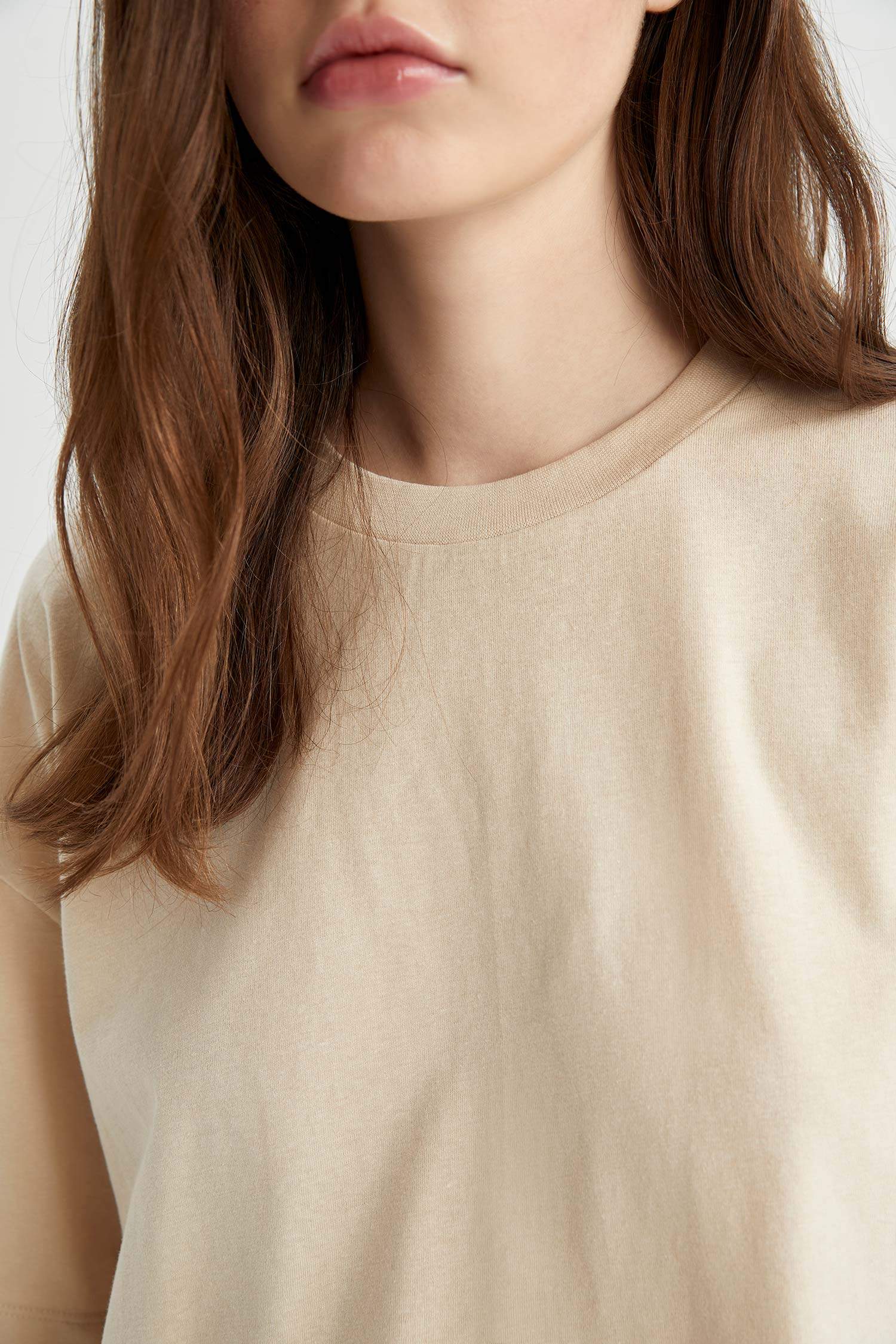 Oversize Geniş Kalıp Bisiklet Yaka Basic Düz Kısa Kollu Tişört