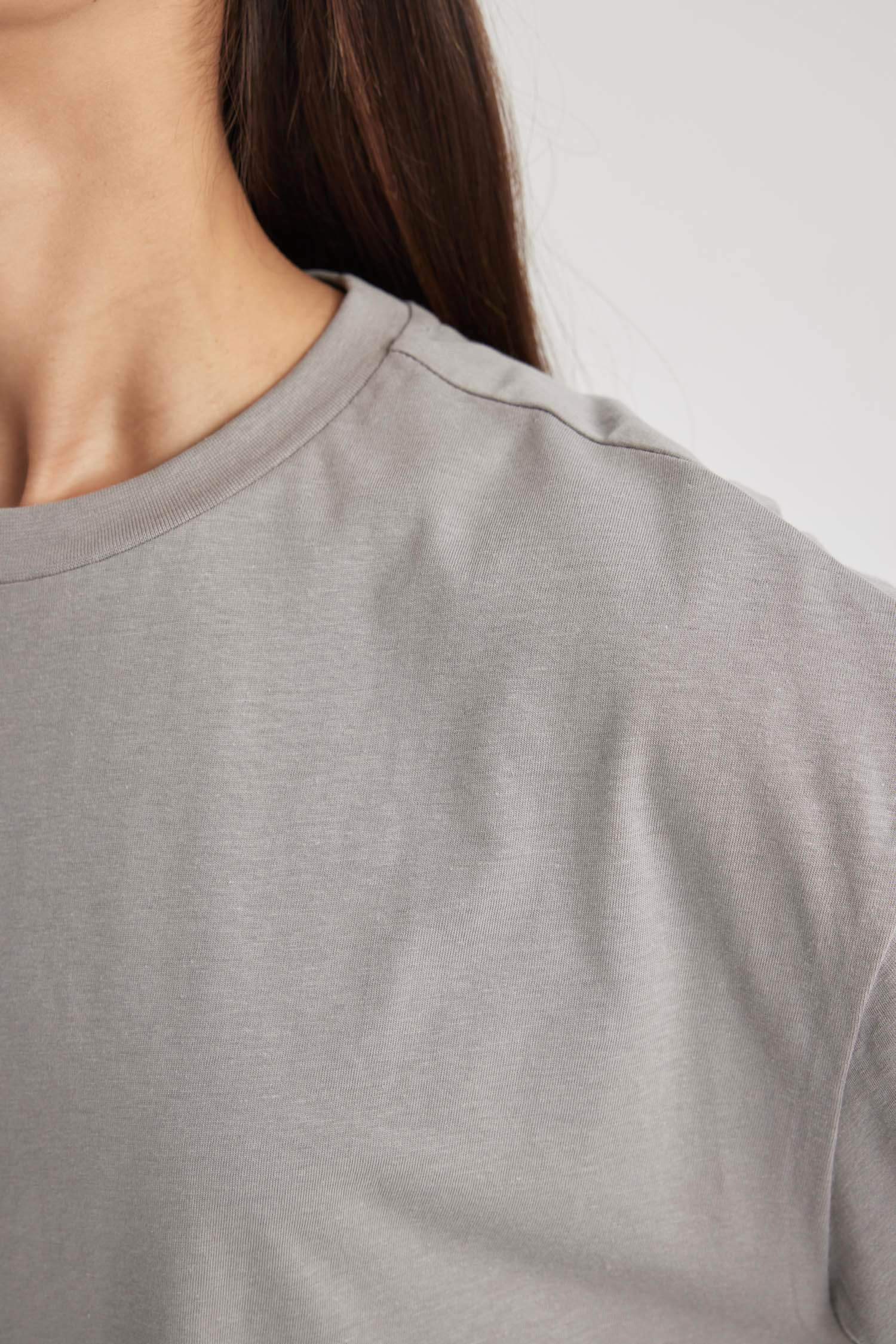 تي شيرت نص كم اوفر سايز بياقة مستديرة