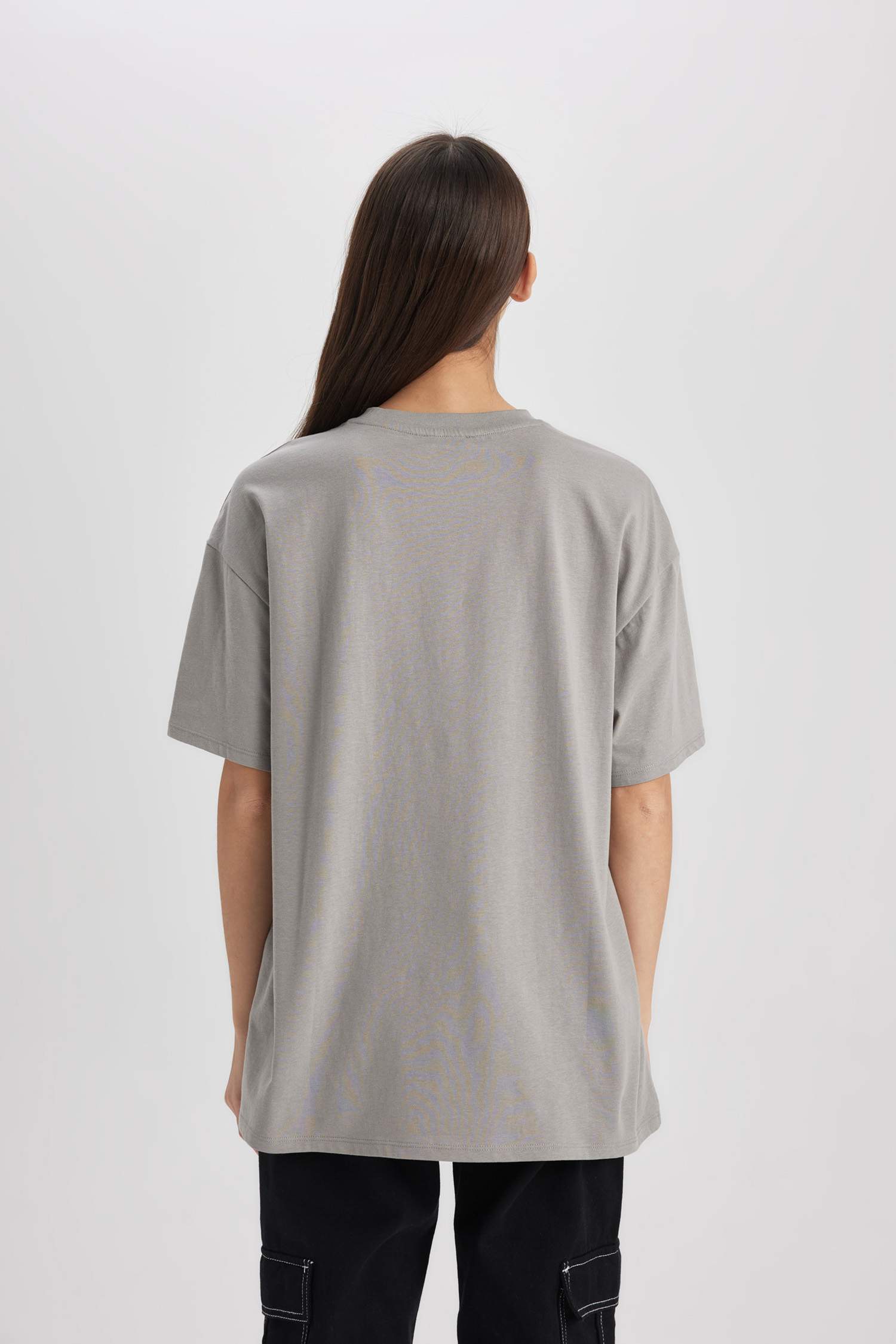 تي شيرت نص كم اوفر سايز بياقة مستديرة