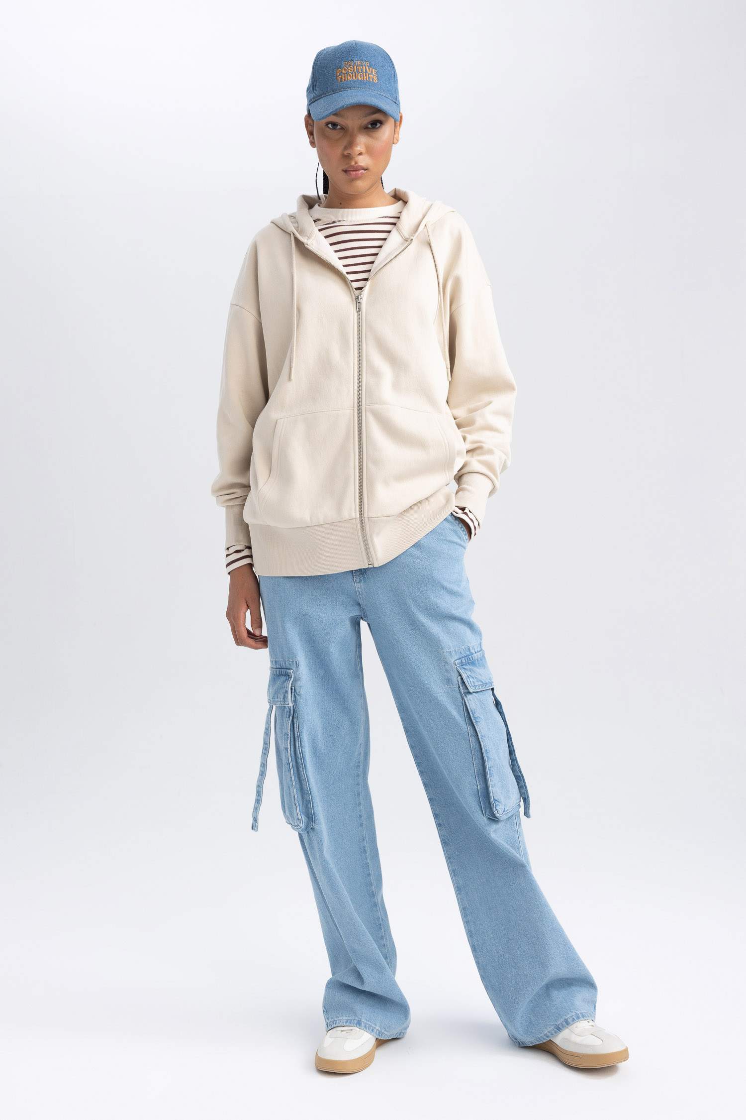 Oversize Fit Hooded Pocket Basic Zippered Sweatshirt