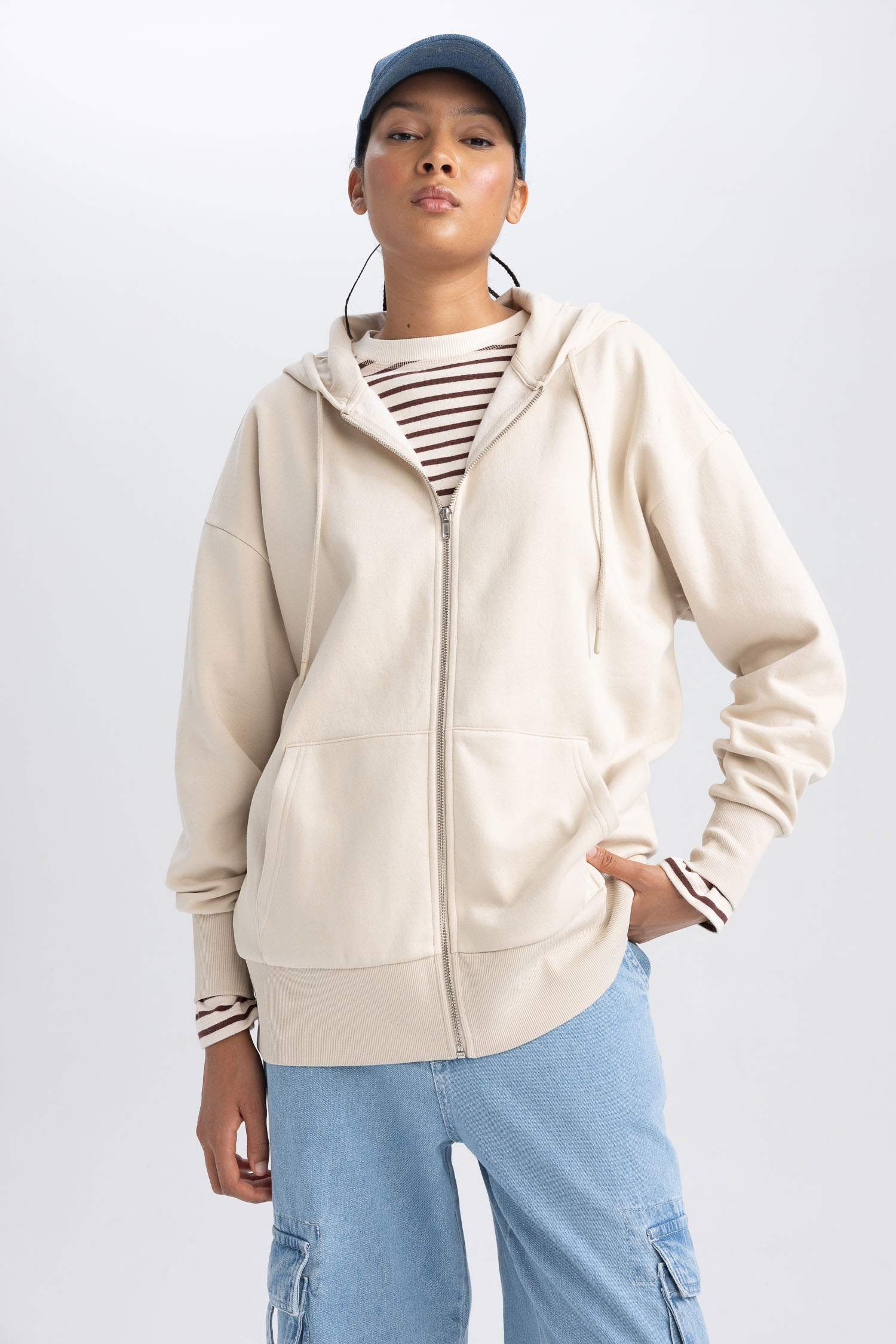 Oversize Fit Hooded Pocket Basic Zippered Sweatshirt