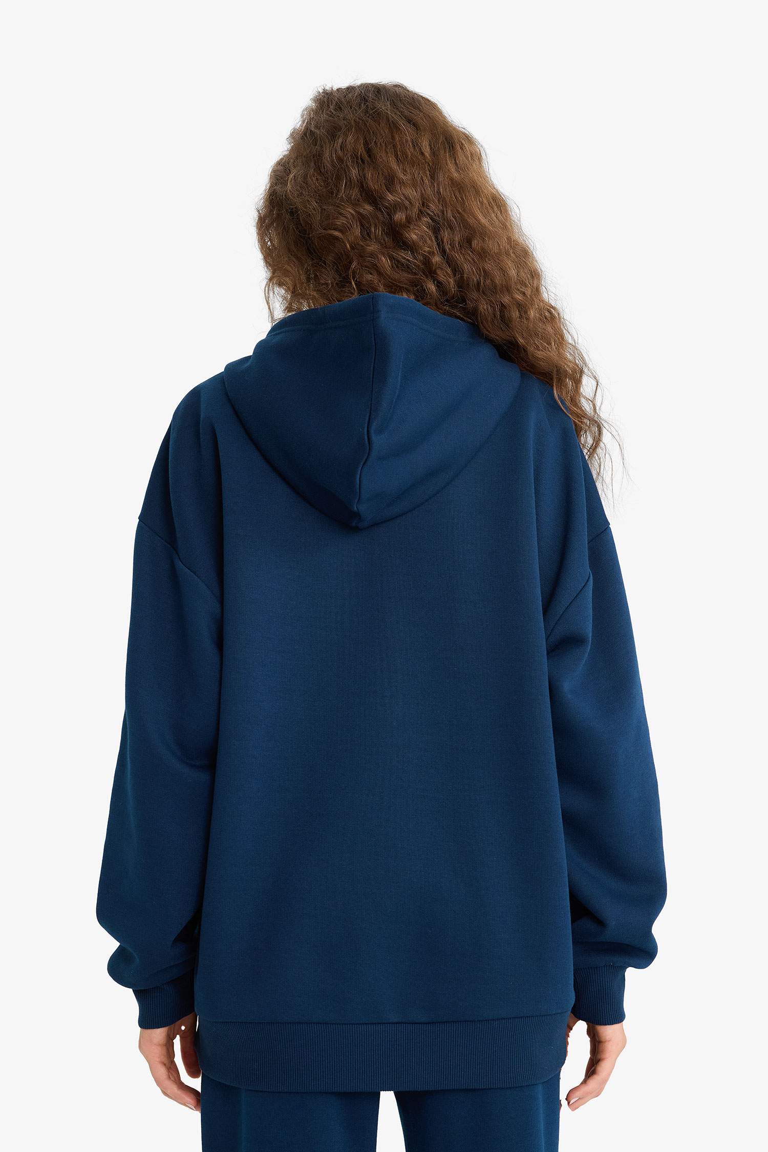 جاكيت رياضي اوفر سايز تقيل بغطاء للرأس